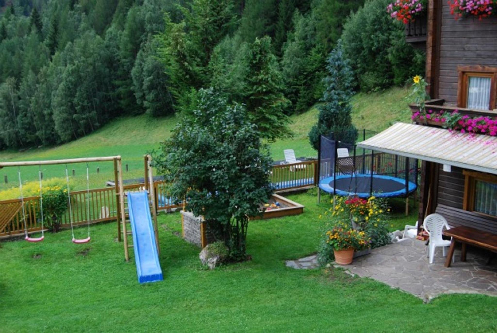 Photo 10