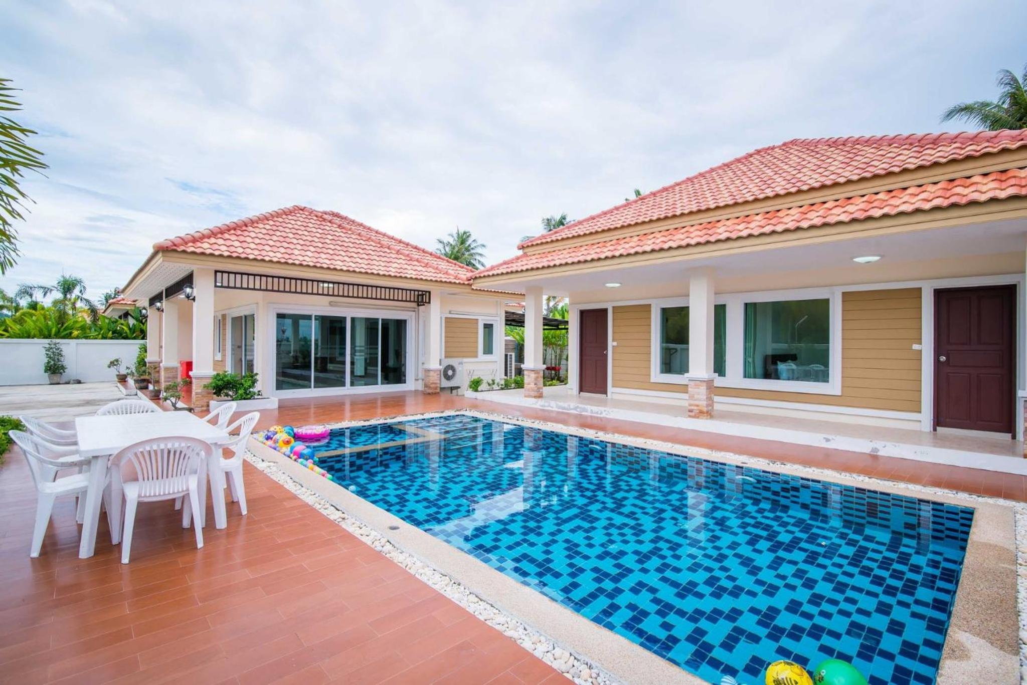 The Legacy Huahin Pool Villa