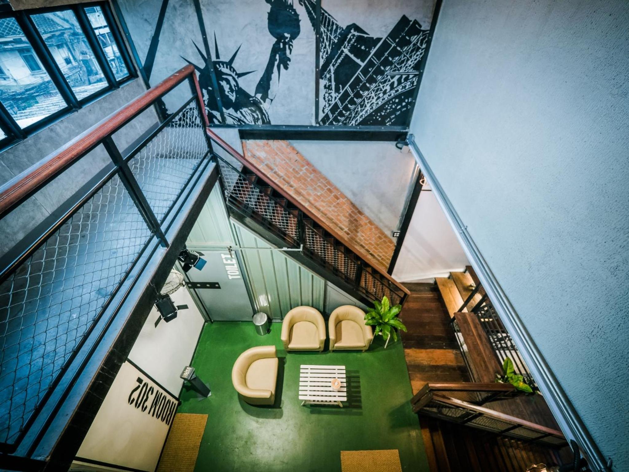 Zeds Hostel Bangkok