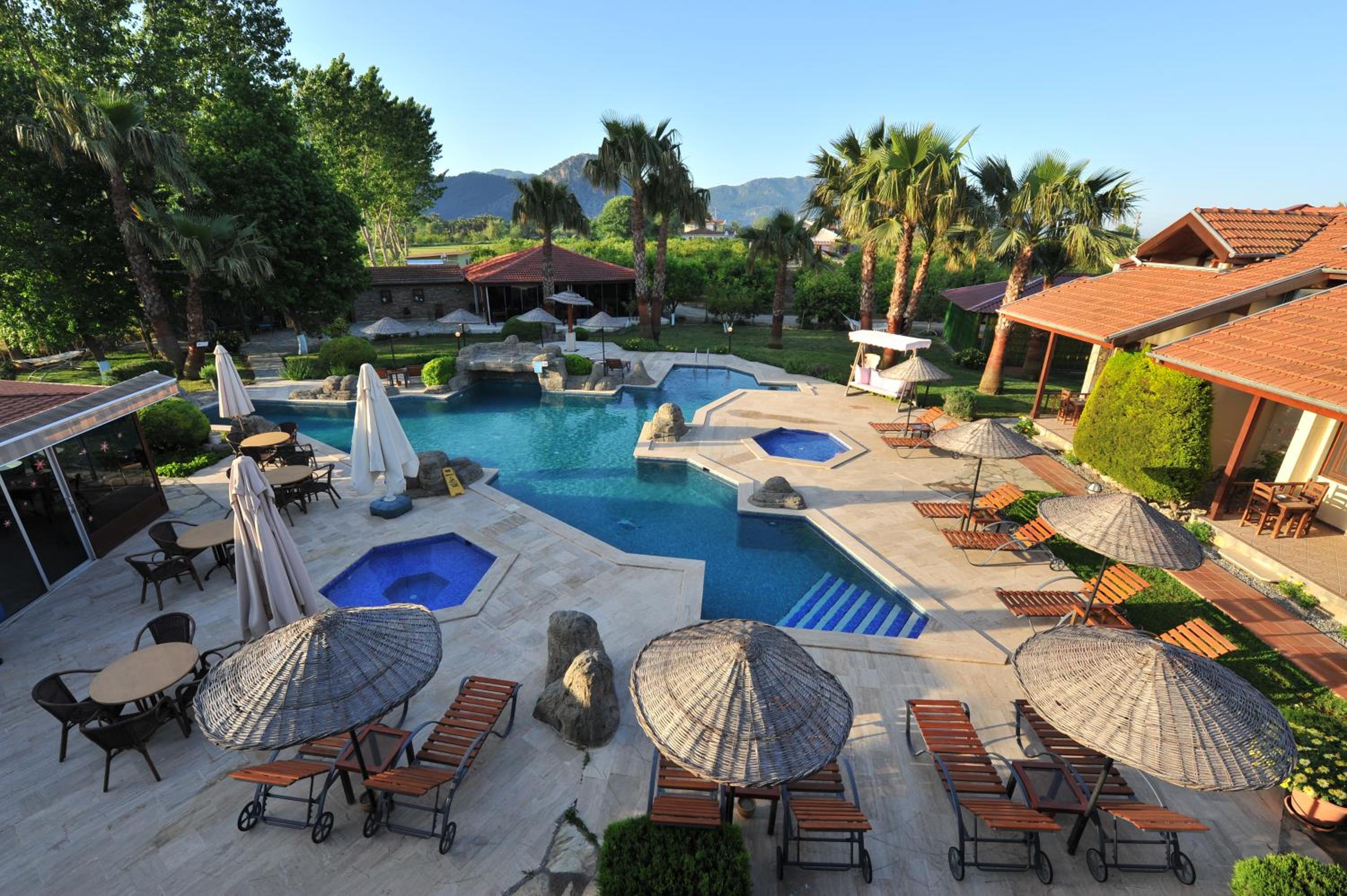 Grenadine Lodge