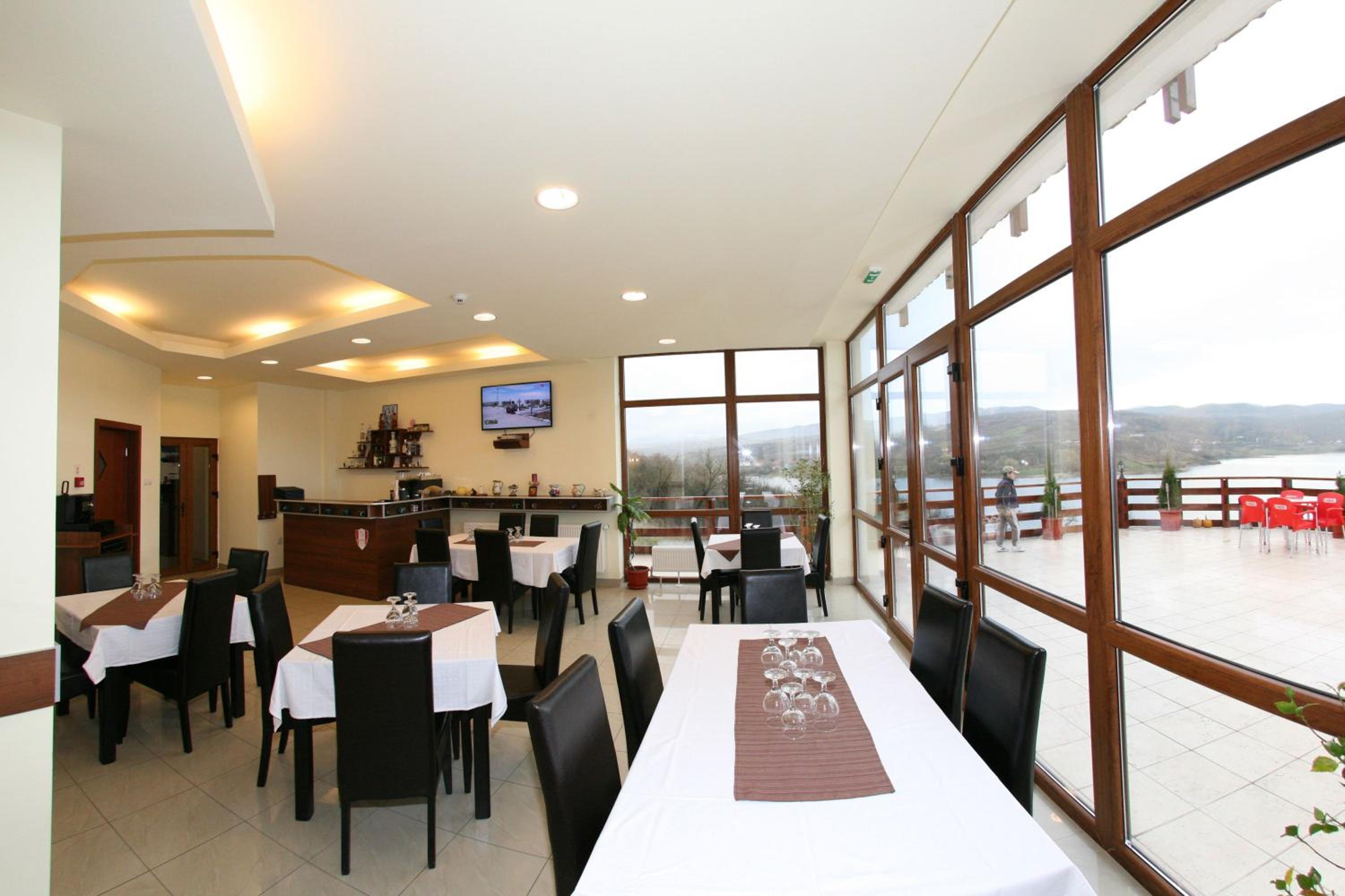 Pensiunea Belvedere Cincis view 2