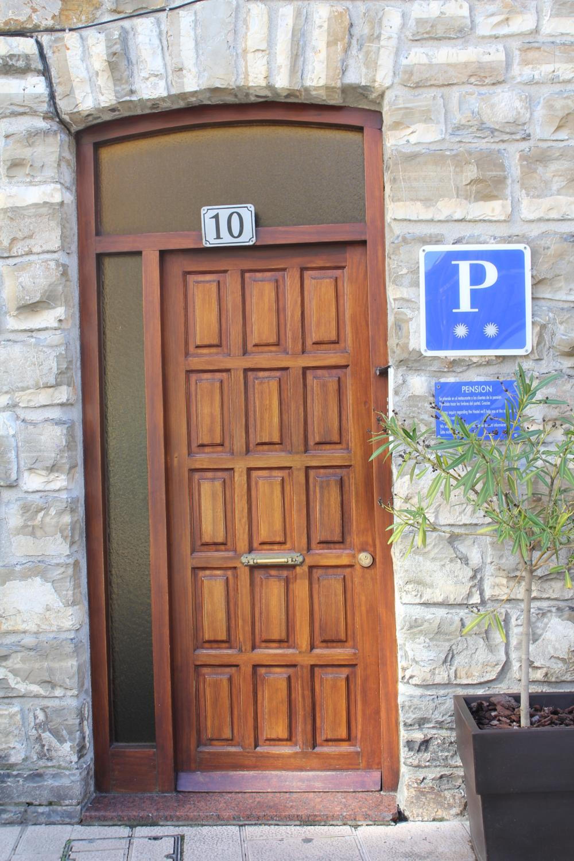 Photo 8