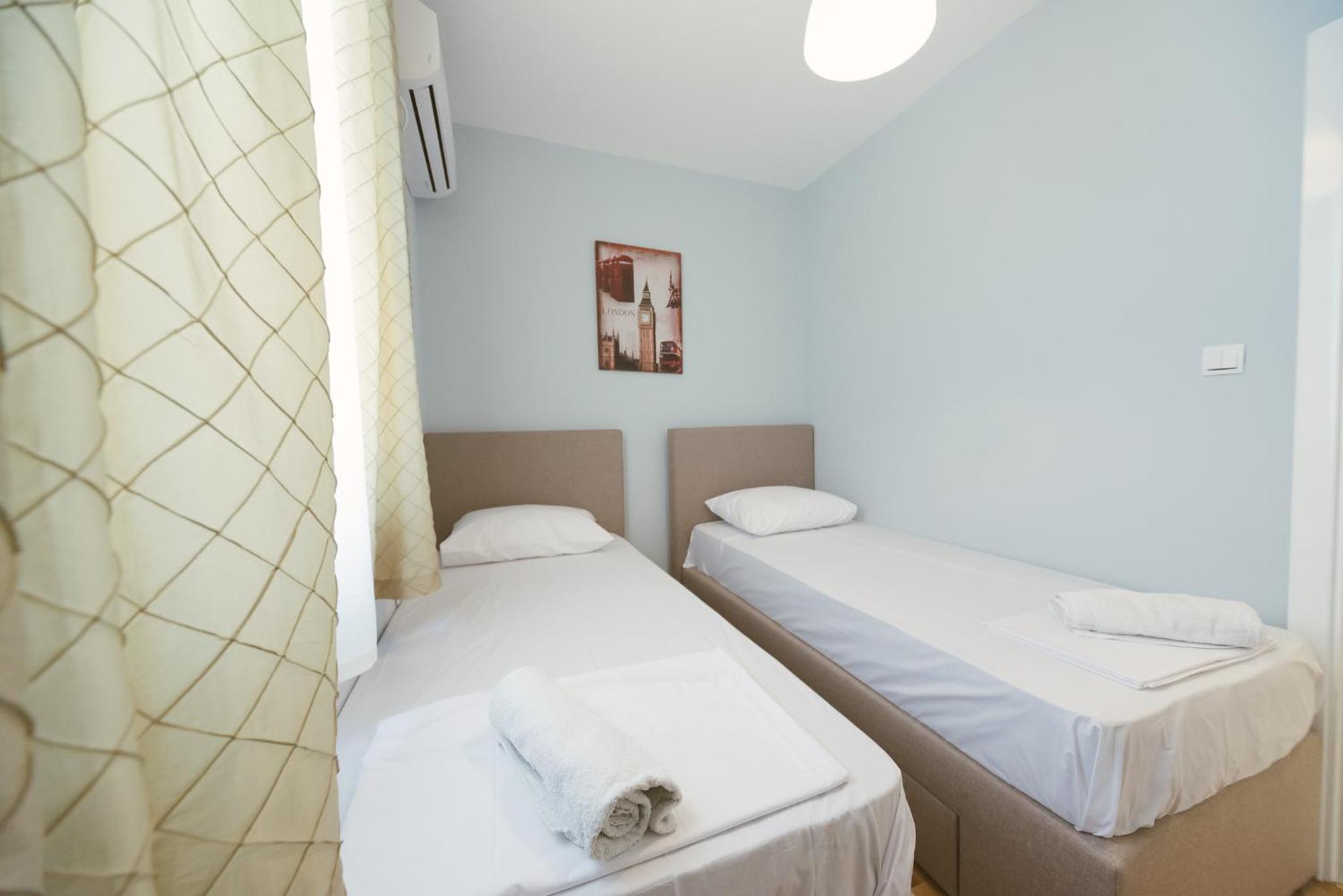 Apartment Luxury Explorer view 4