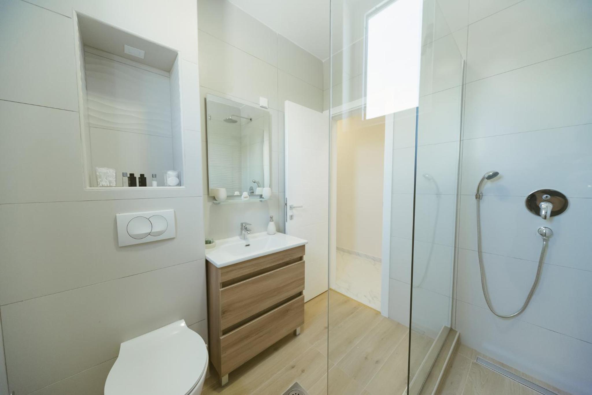 Apartment Luxury Explorer view 5