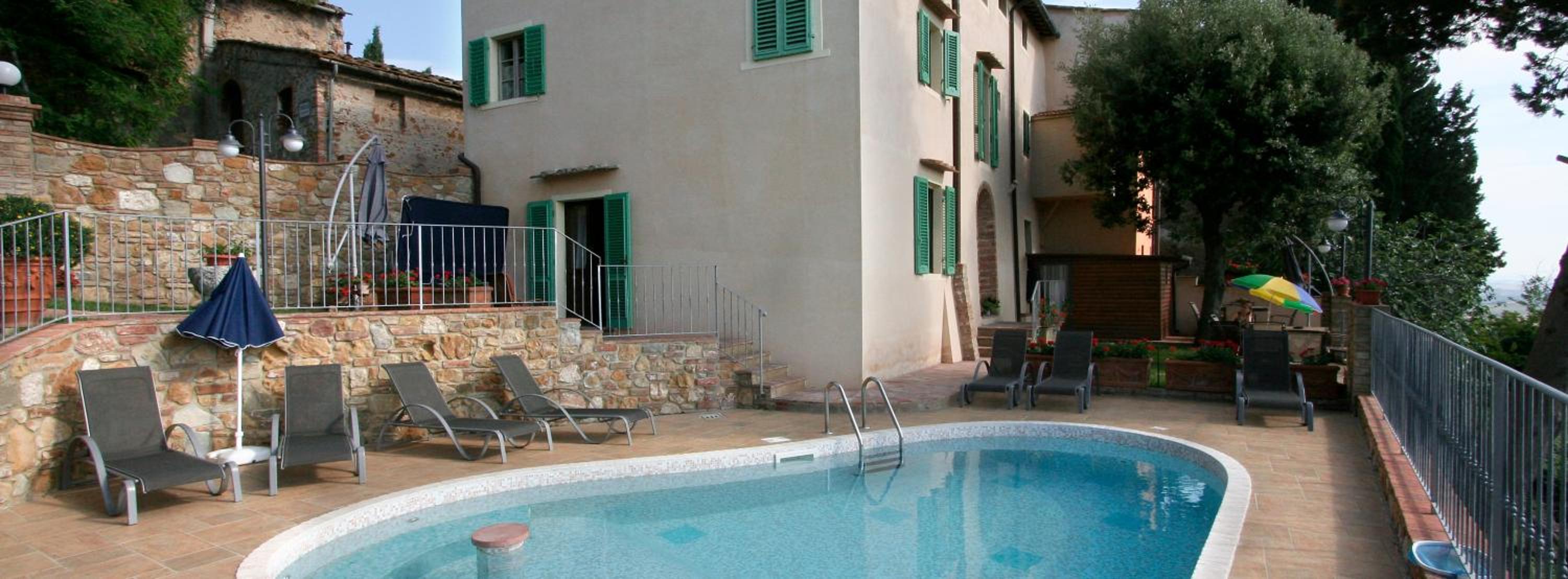 Antica Pietra holiday house with pool