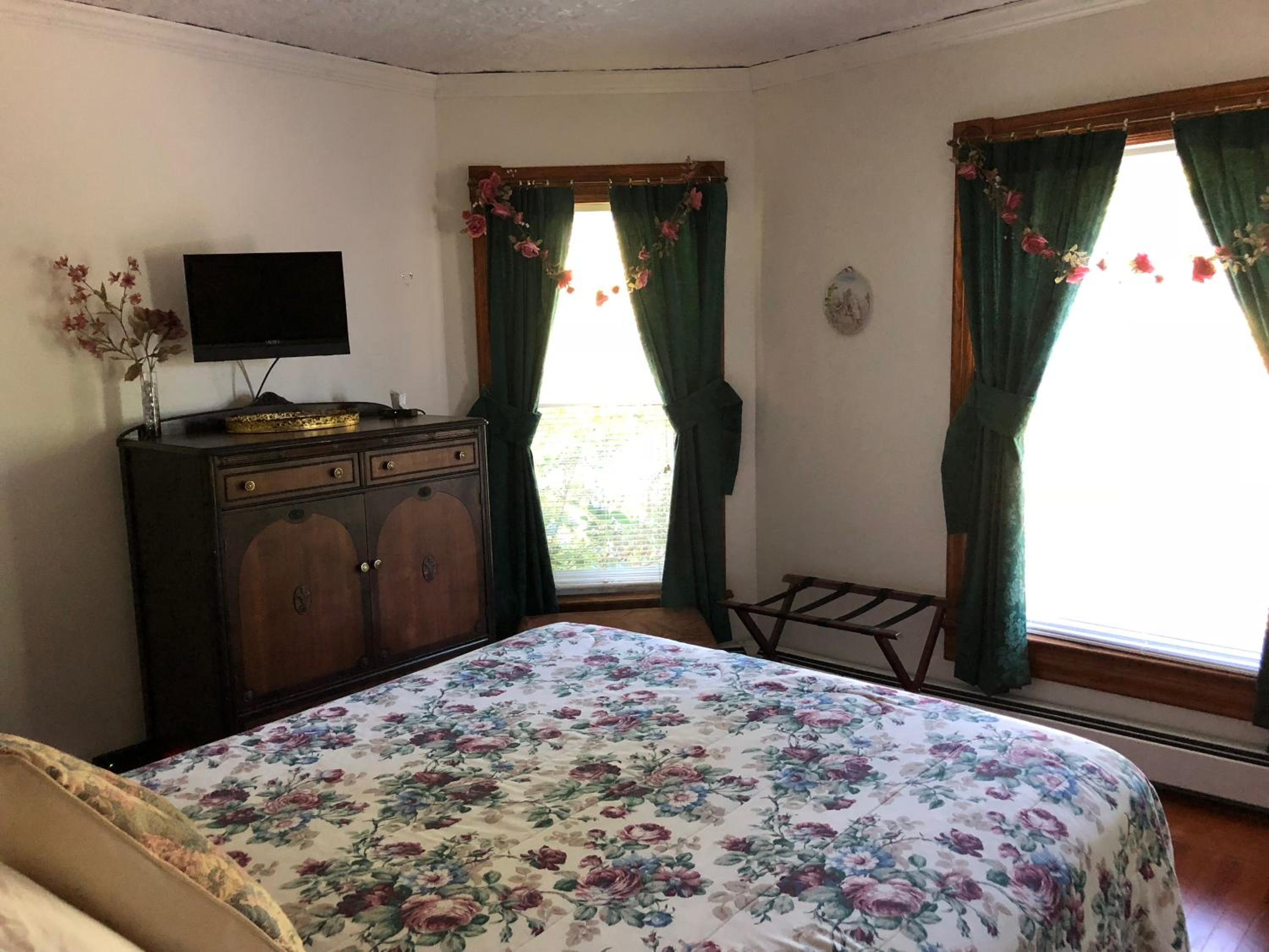 Antique Rose Inn Windham