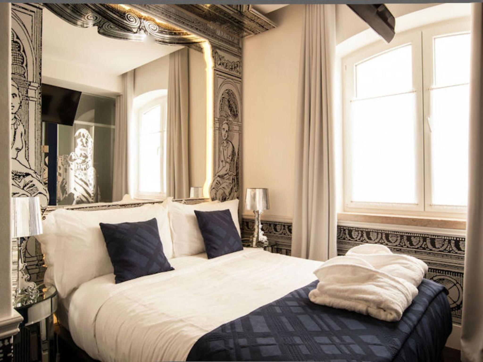 Teatro Boutique Rooms & Suites