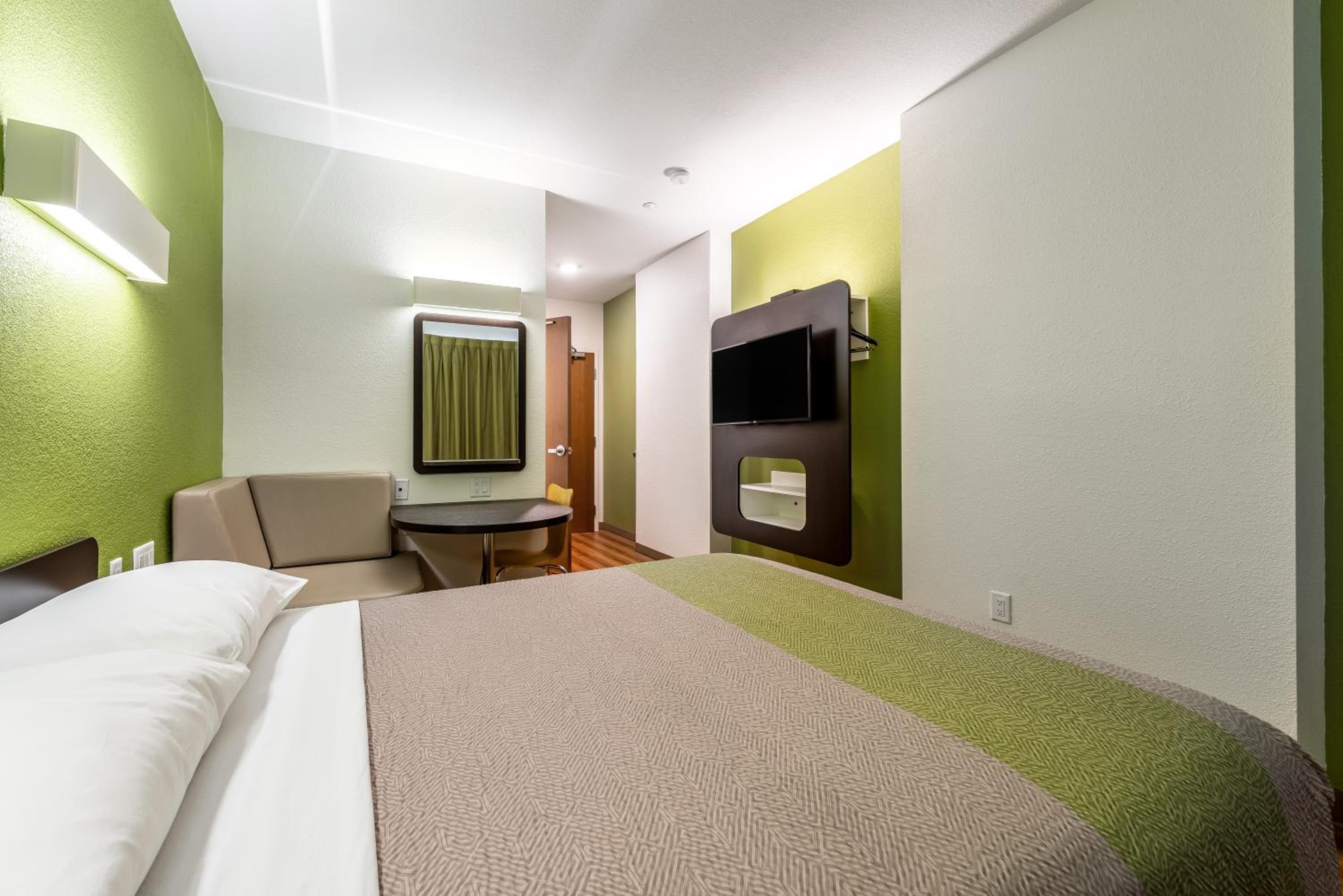 Mankato Vacations - Motel 6-Mankato, MN - Property Image 15