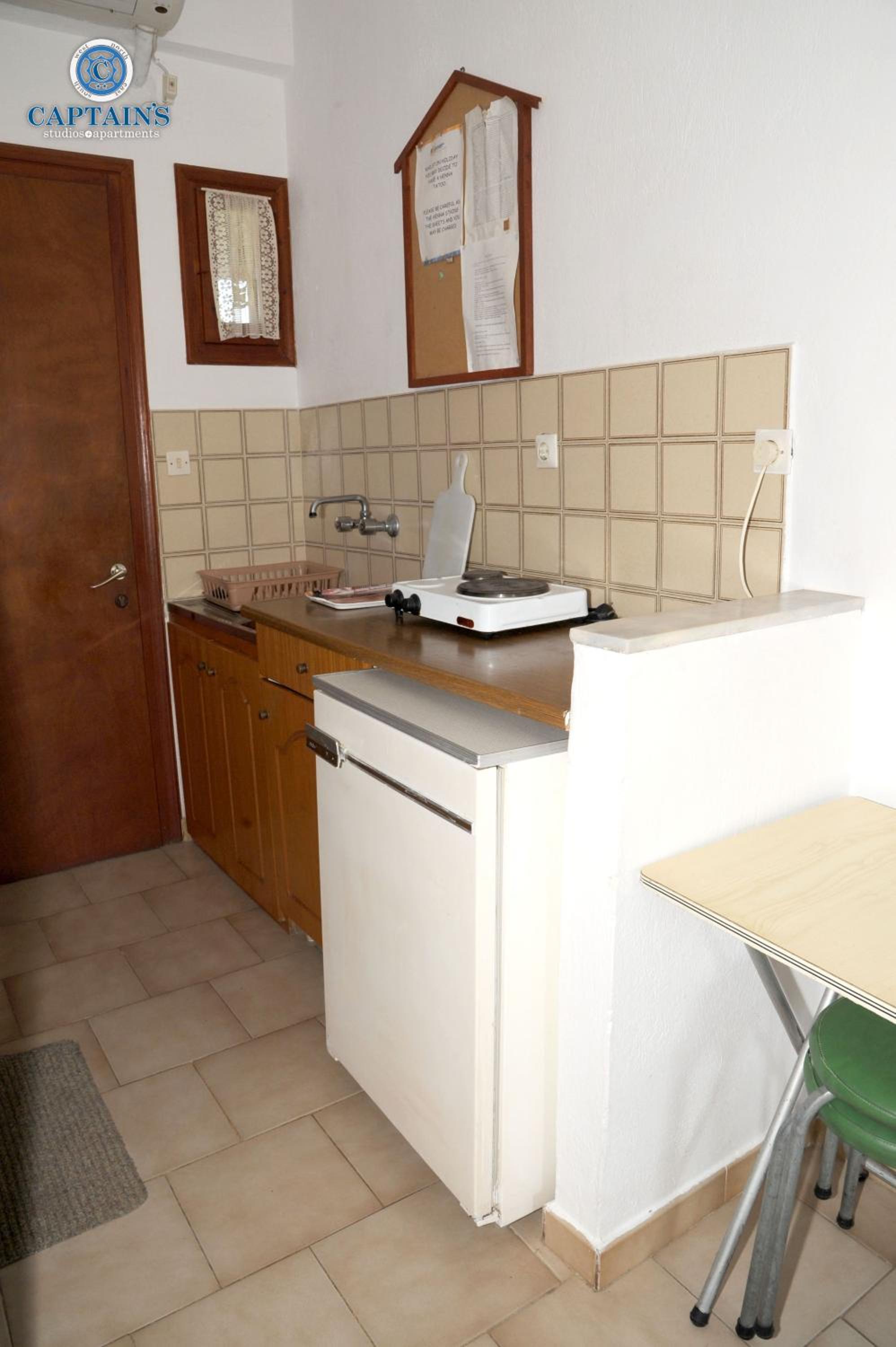 Captains Studios & Apartments