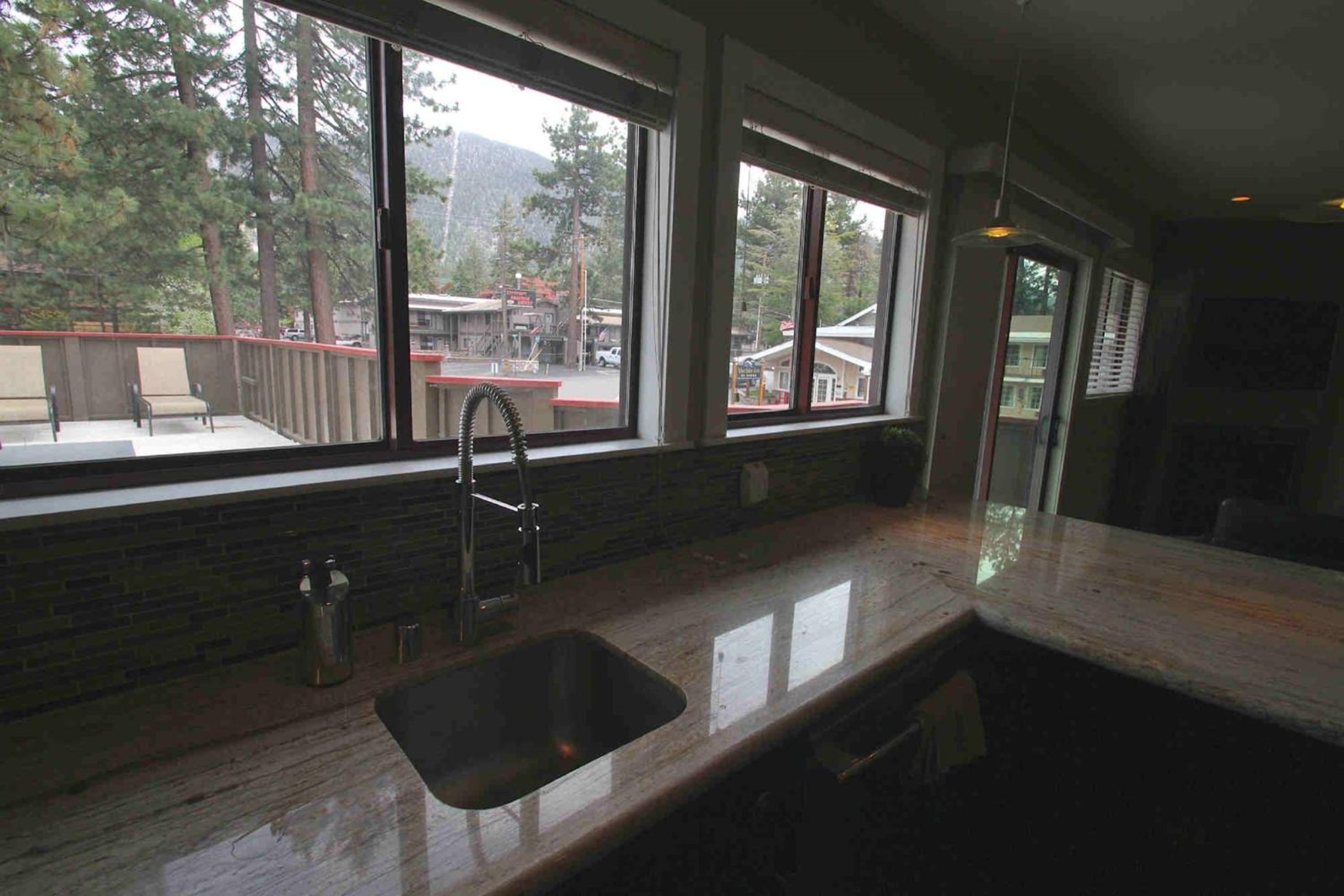 Gondola Lodge with 5-dollar Beach Voucher