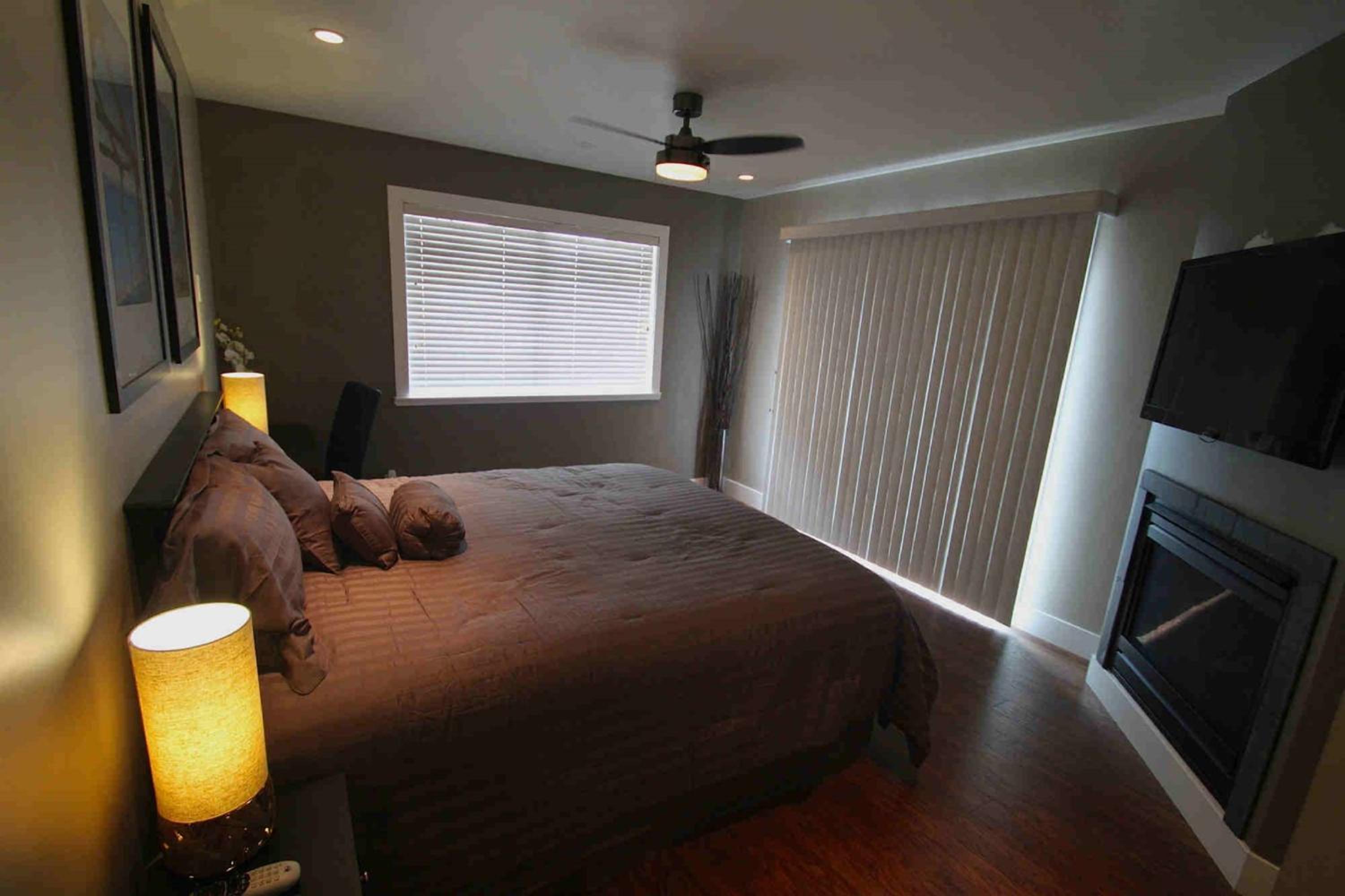 Gondola Lodge with 5-dollar Beach Voucher