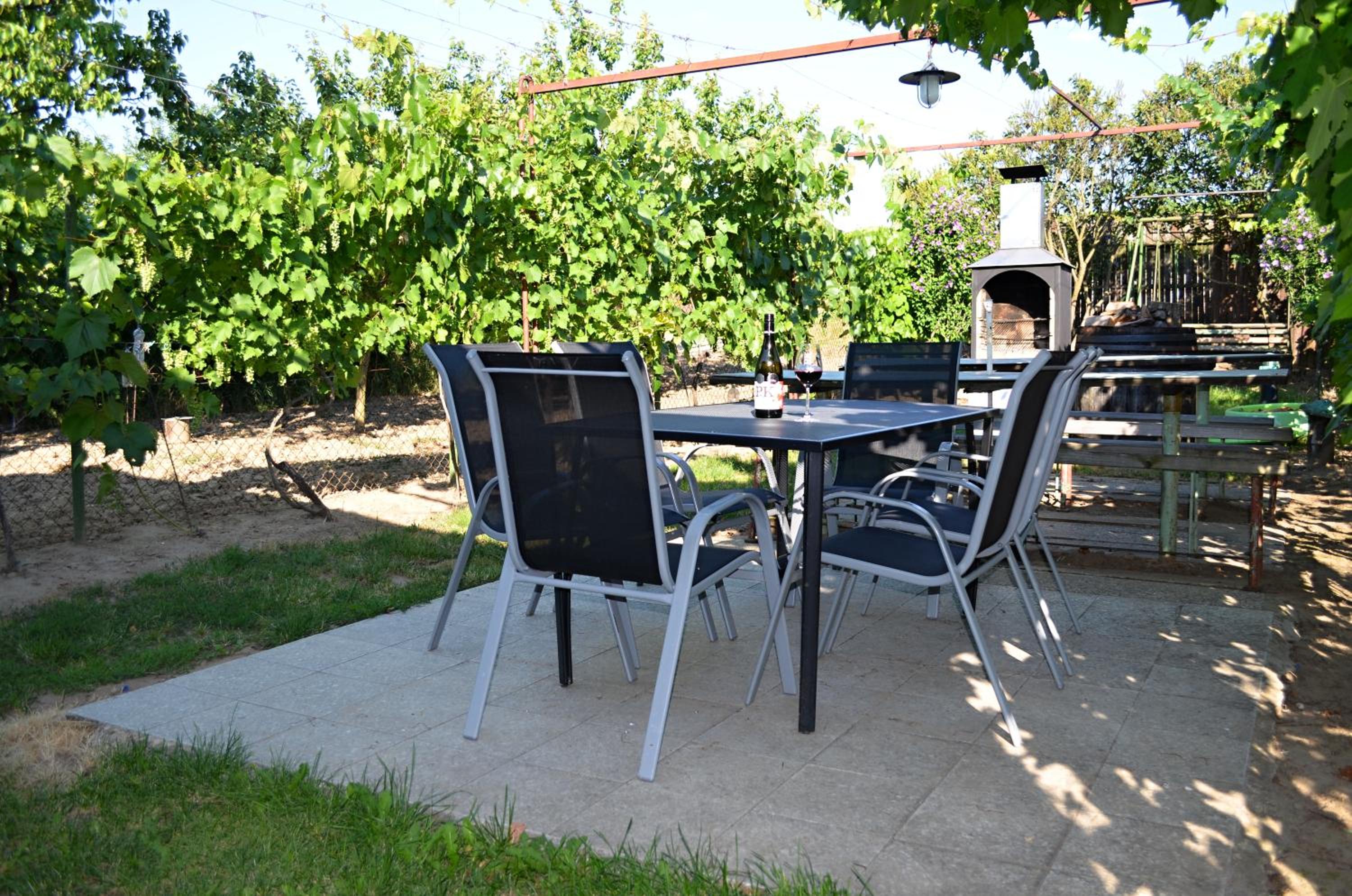 Photo 6