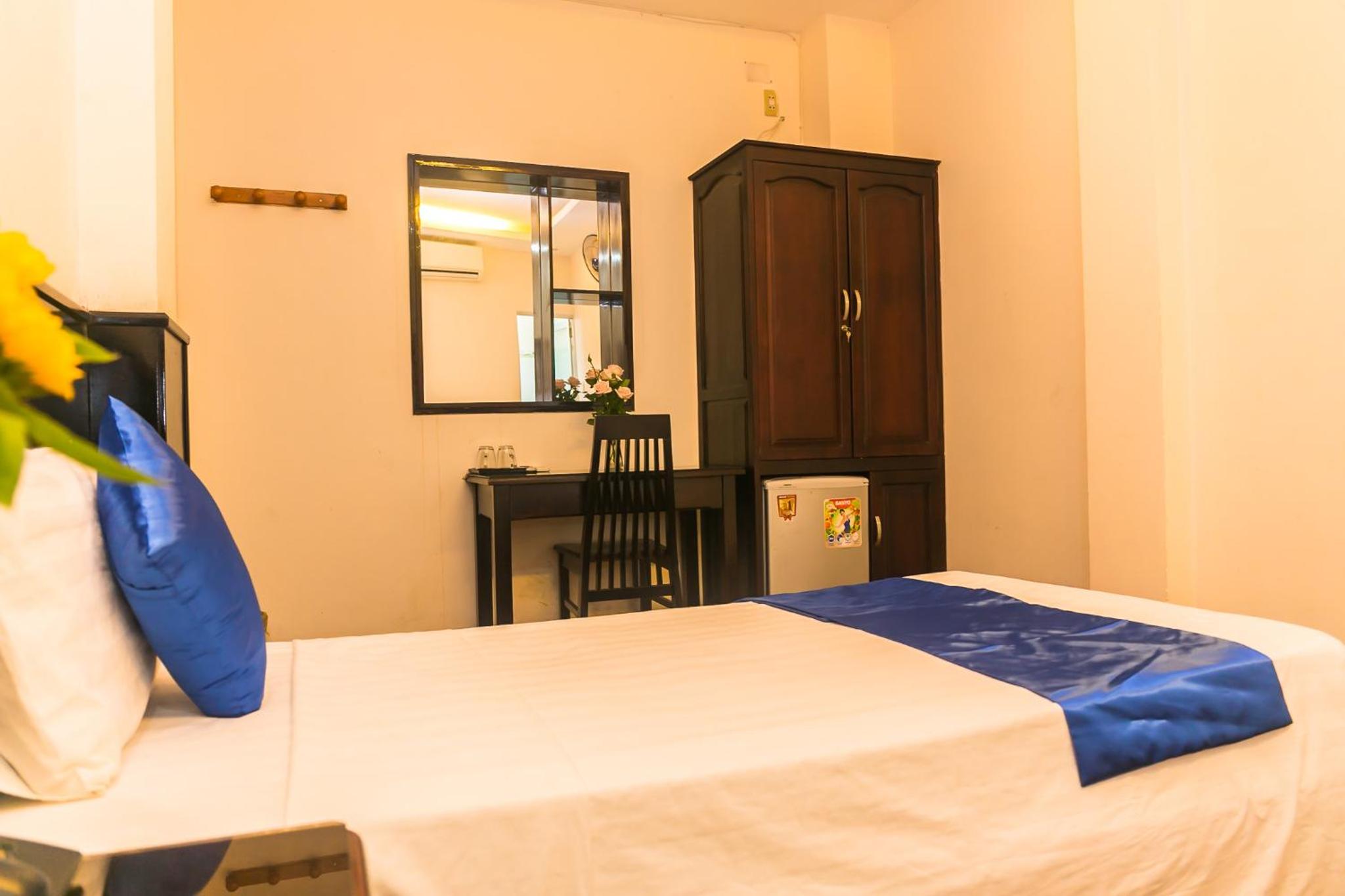 Blue Star Hotel