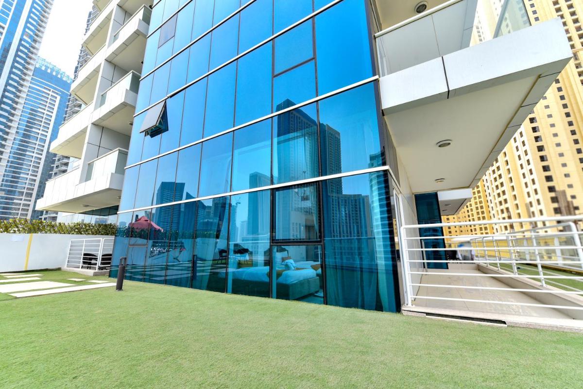 Golden Stay Vacation Homes continental tower marina