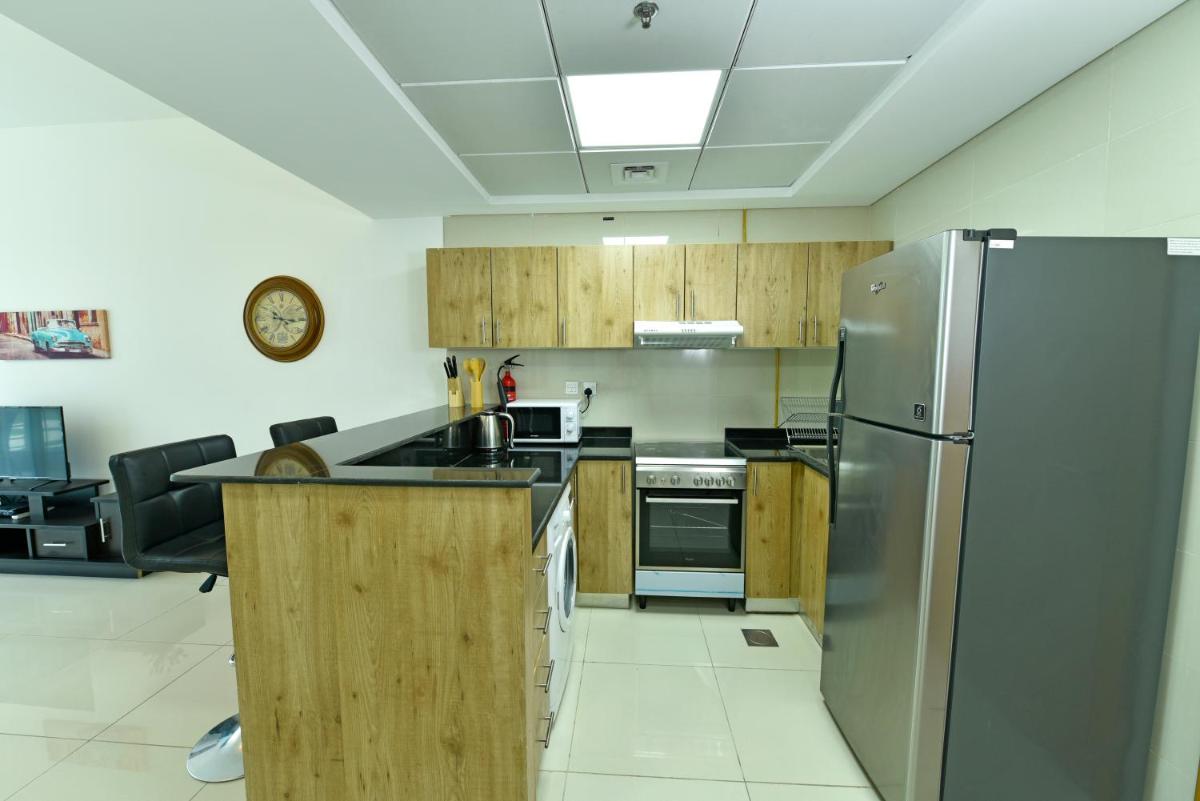 Golden Stay Vacation Homes continental tower marina