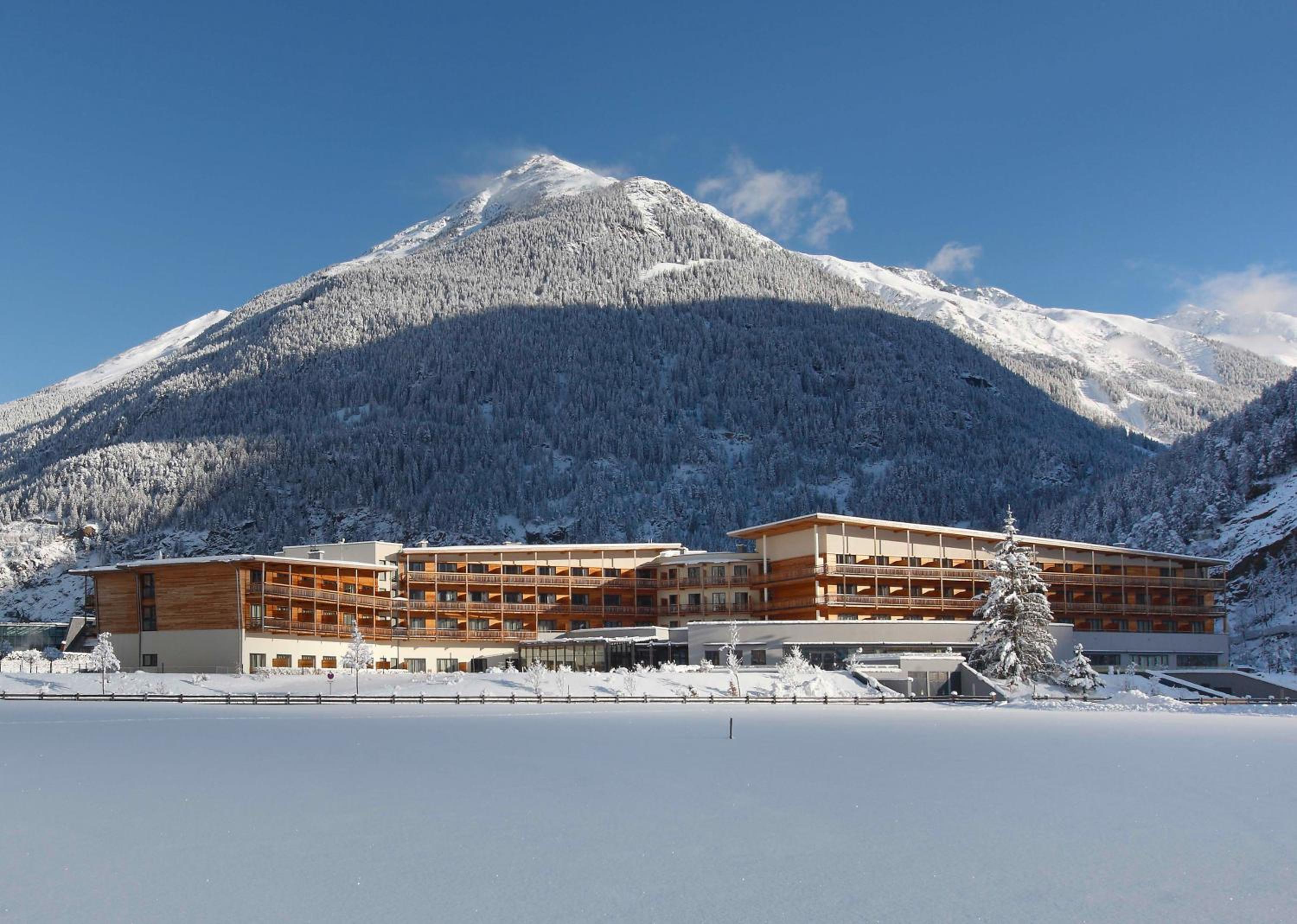 Aqua Dome 4 Sterne Superior Hotel & Tirol Therme Längenfeld