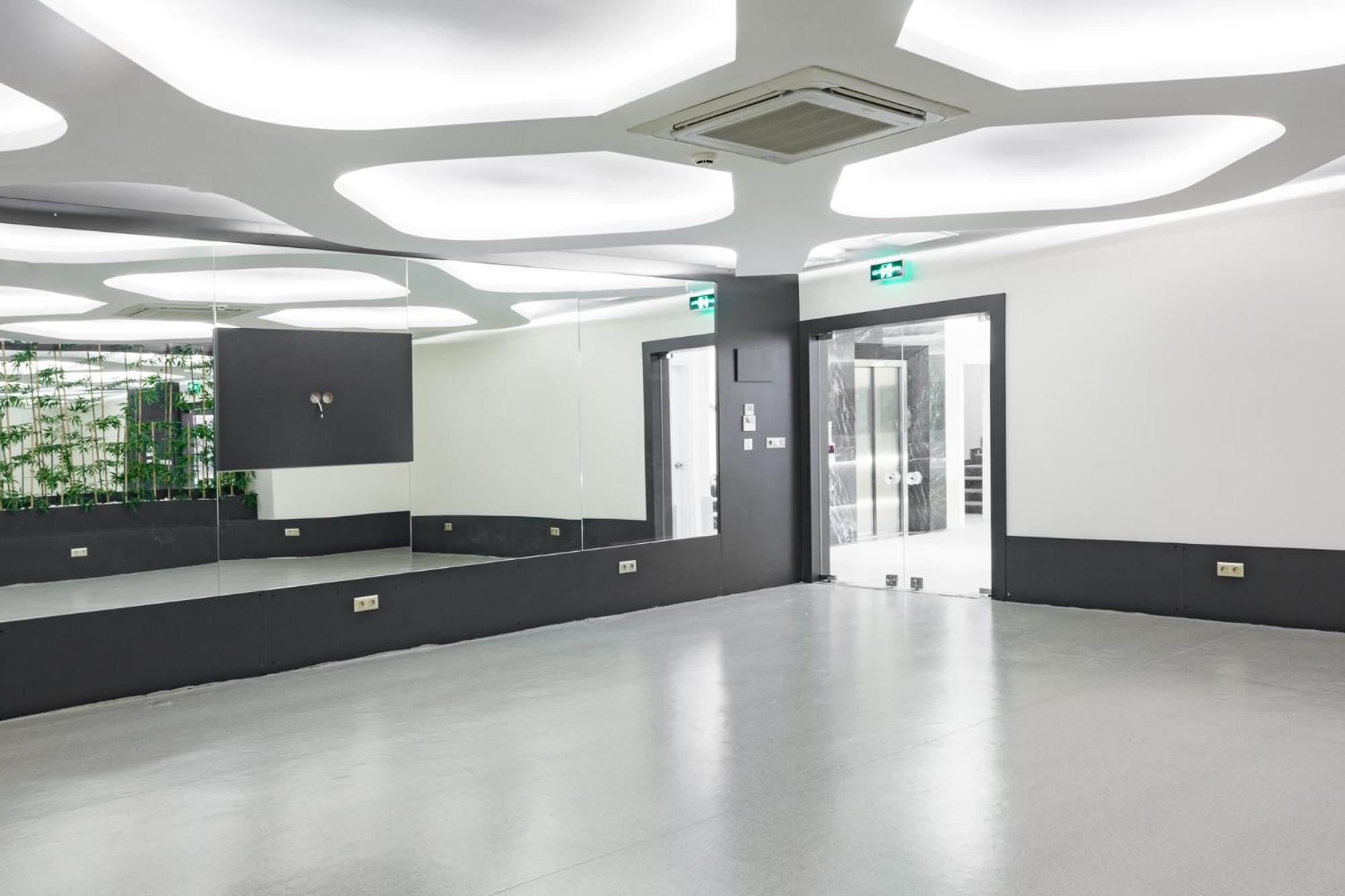 Graf Victor Otel - Image 25