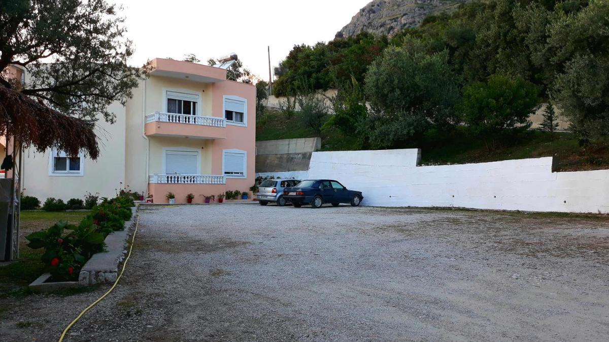 OniRana Apartments
