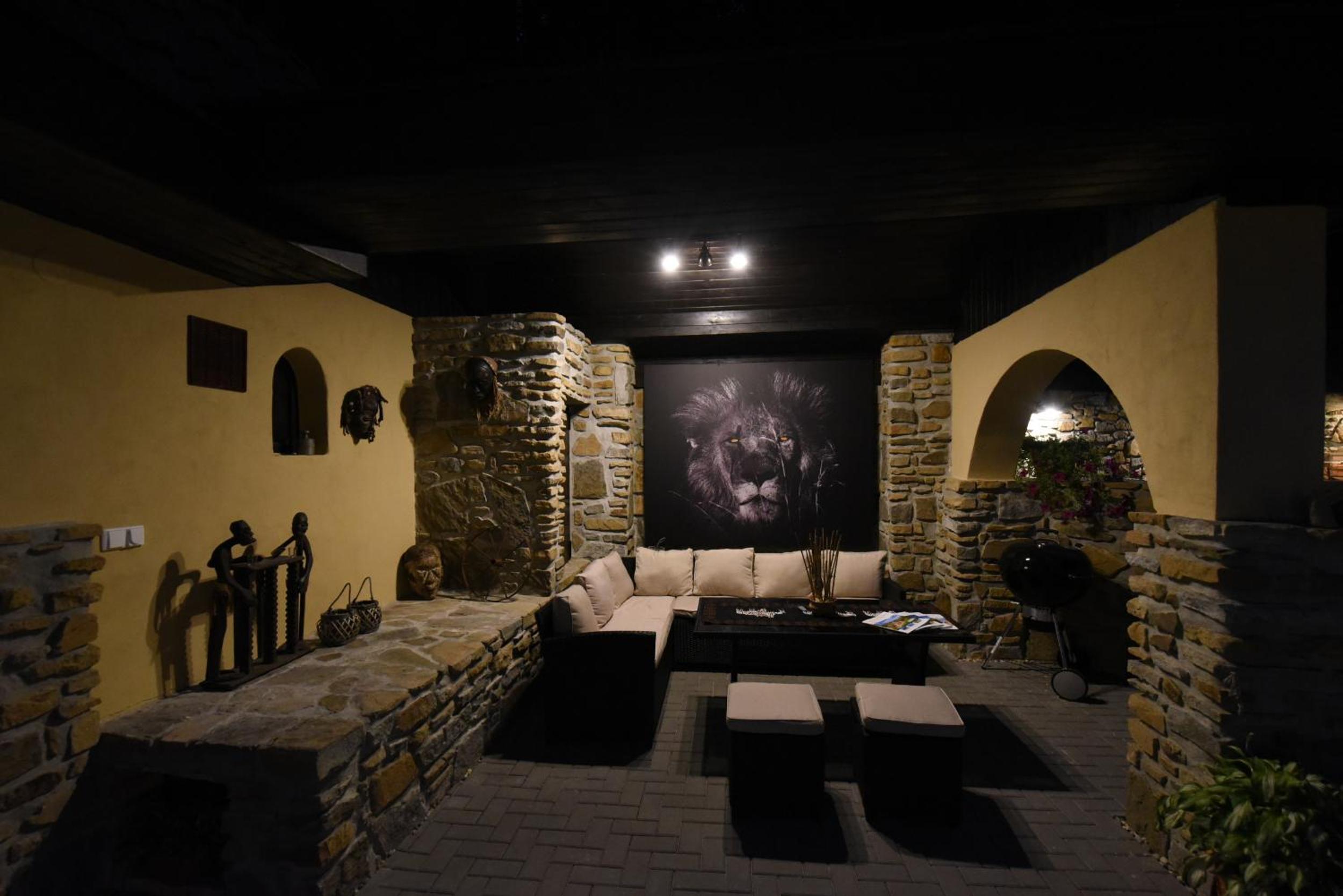 Photo 6
