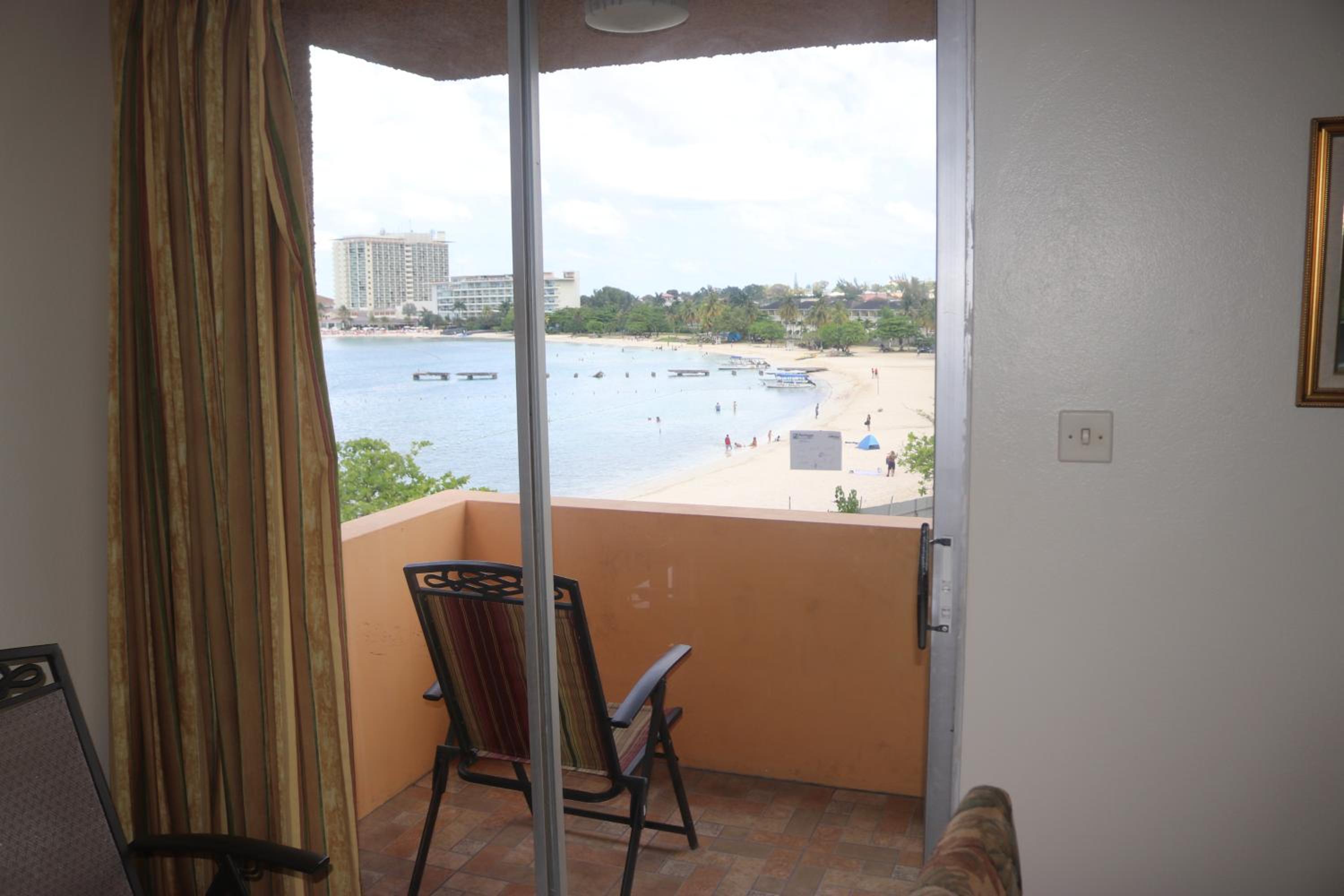 Angel Fish Beach Suite at Turtle Towers