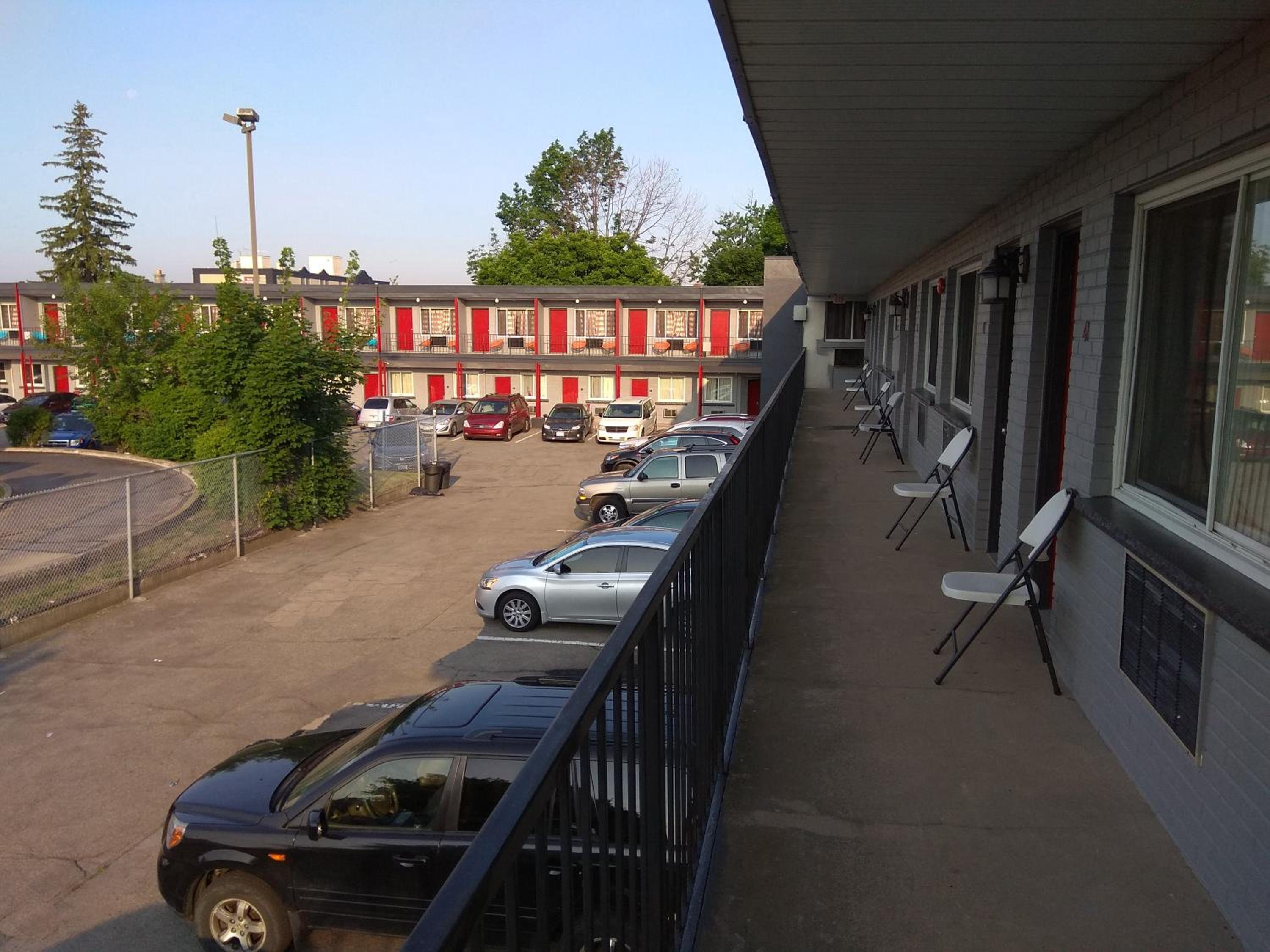 6267 Persepolis Inn - Image 3