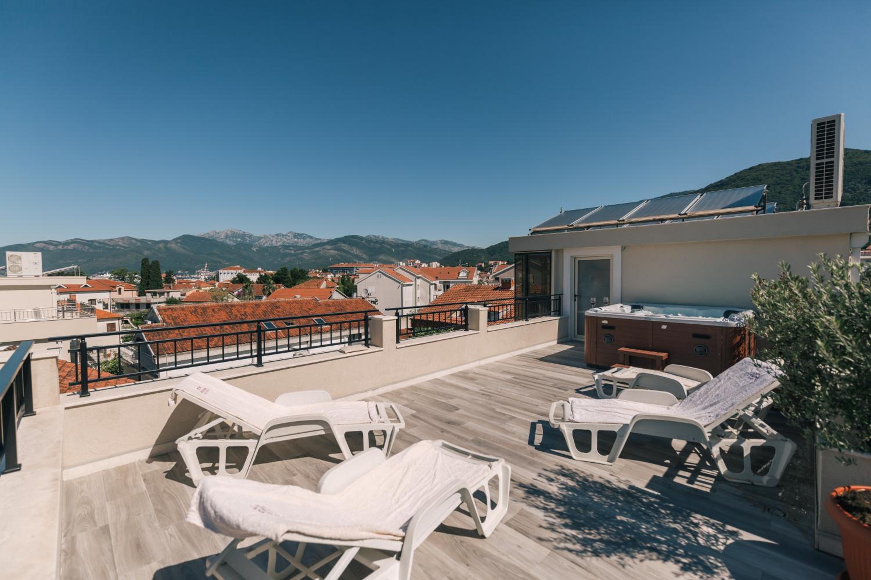 Villa Royal Apartments