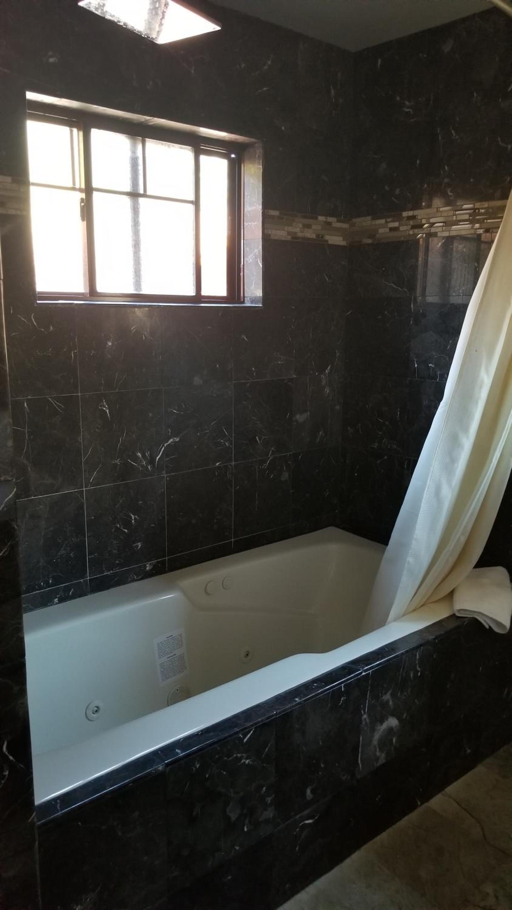 Gondola Lodge with 5-dollar Beach Voucher