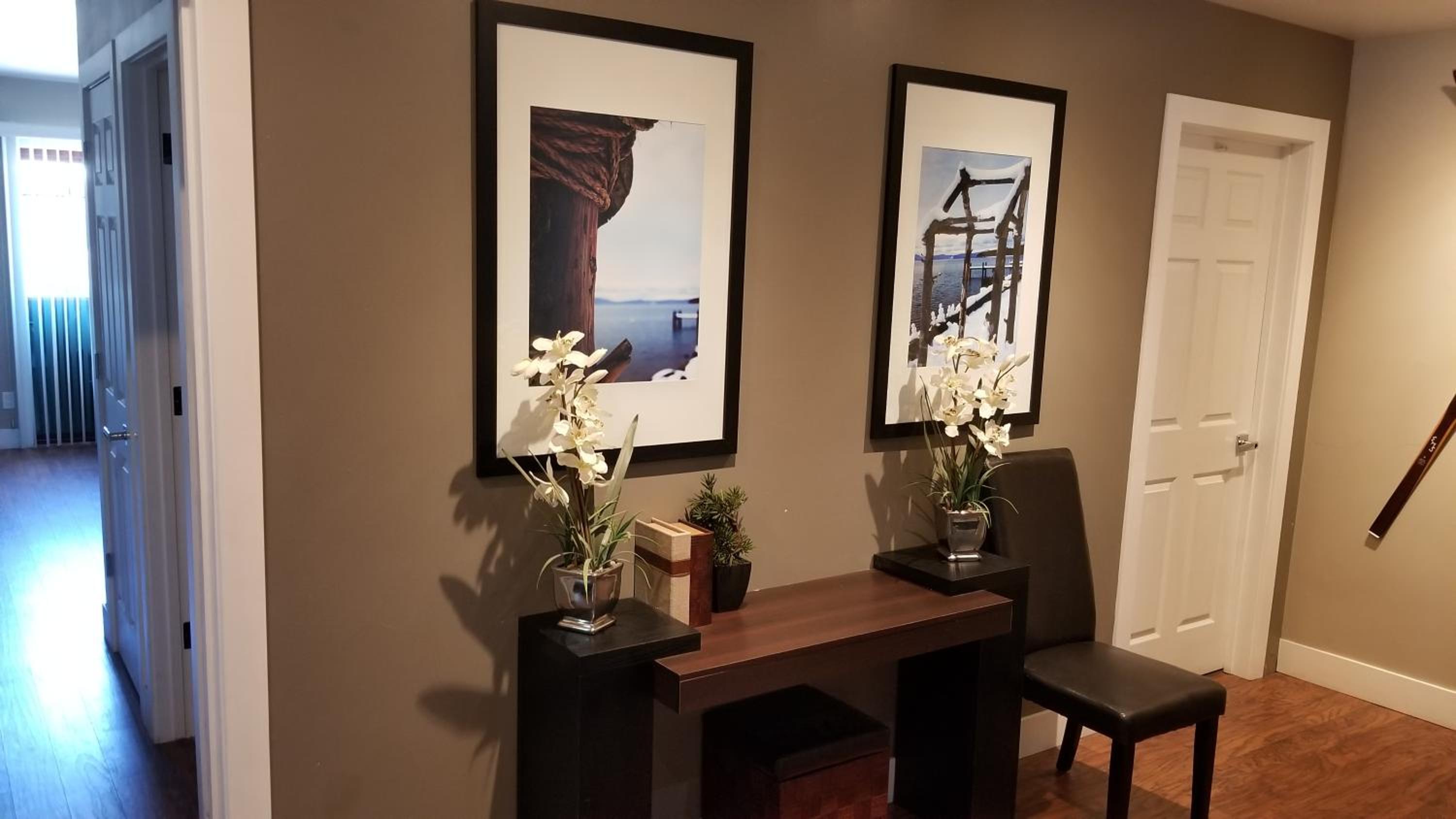 Gondola Lodge with 5-dollar Beach Voucher