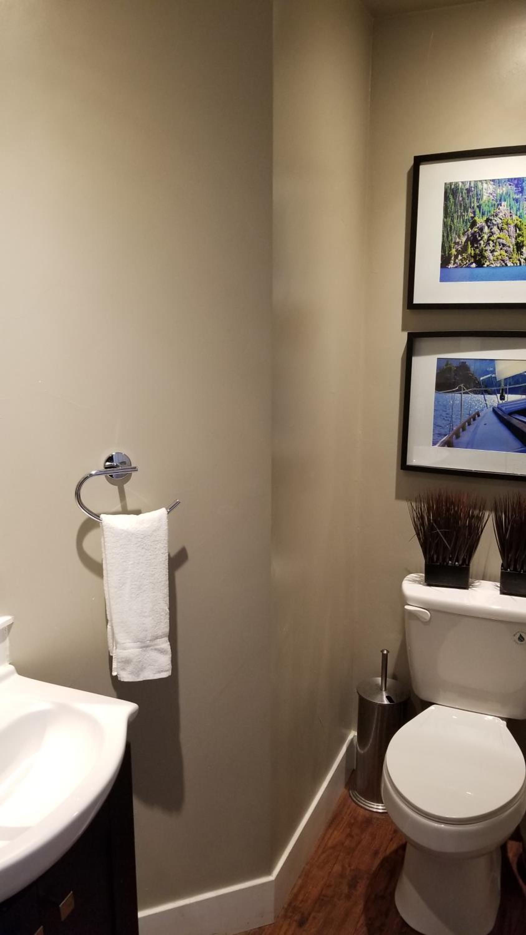 Gondola Lodge with 5-dollar Beach Voucher