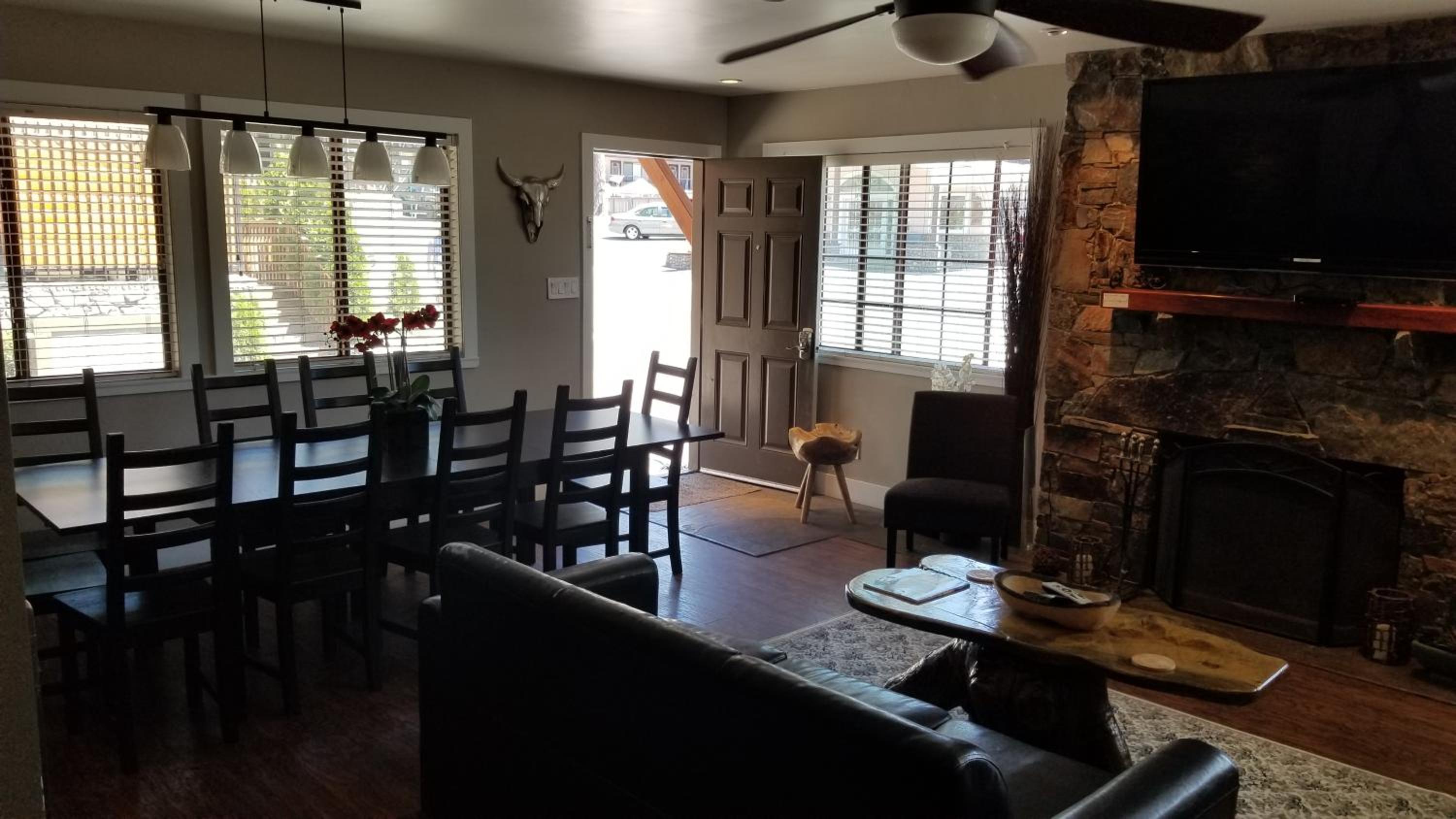 Gondola Lodge with 5-dollar Beach Voucher