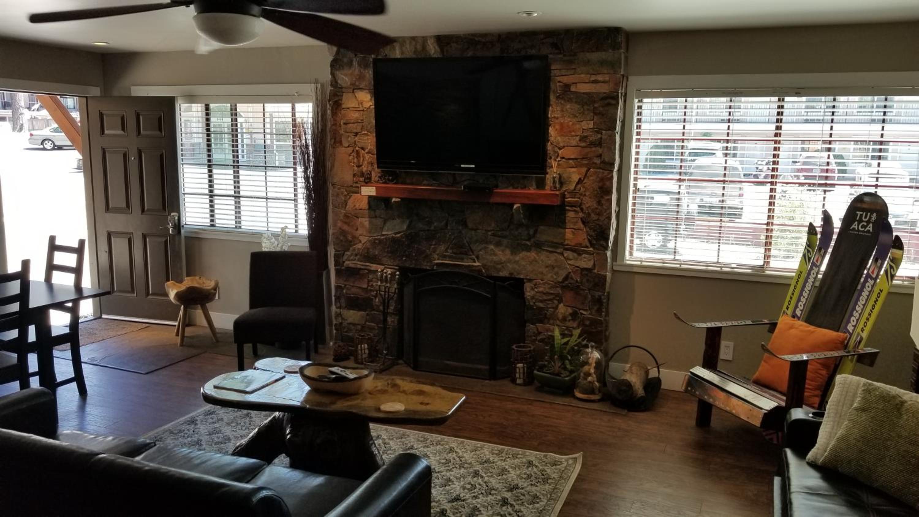 Gondola Lodge with 5-dollar Beach Voucher