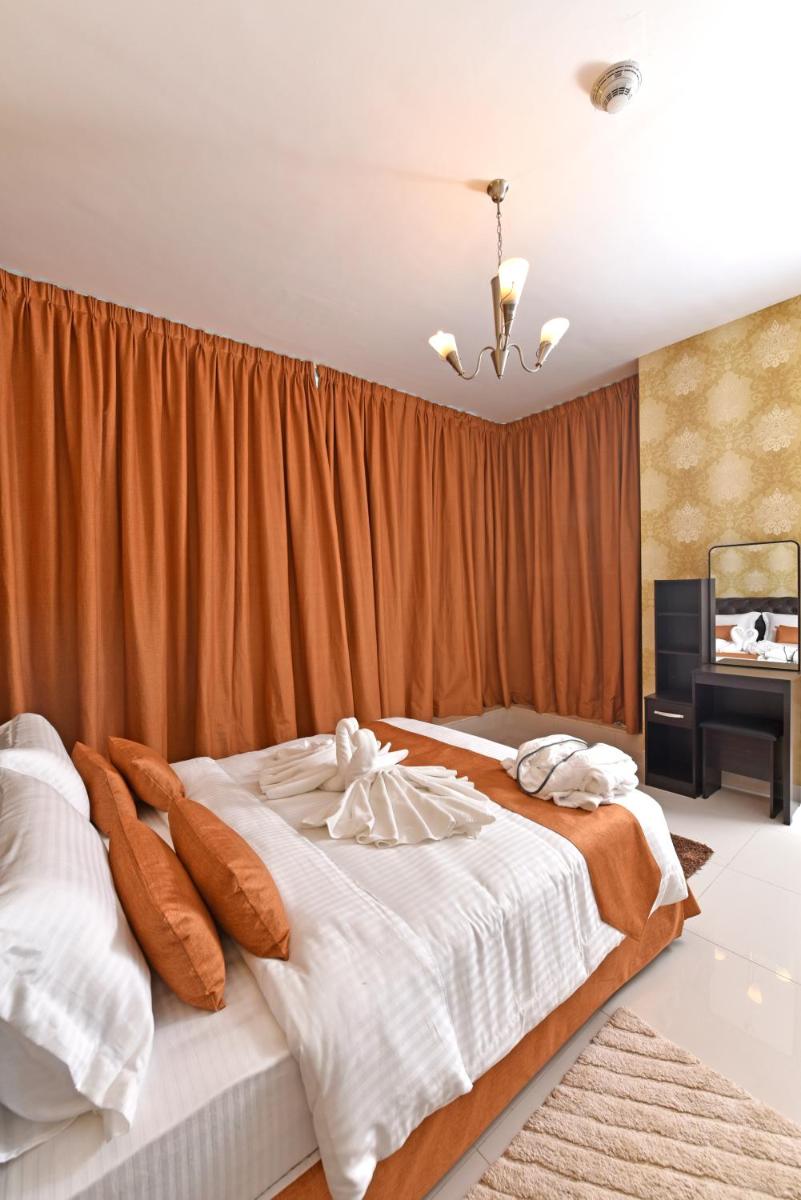 Golden Stay Vacation Homes continental tower marina