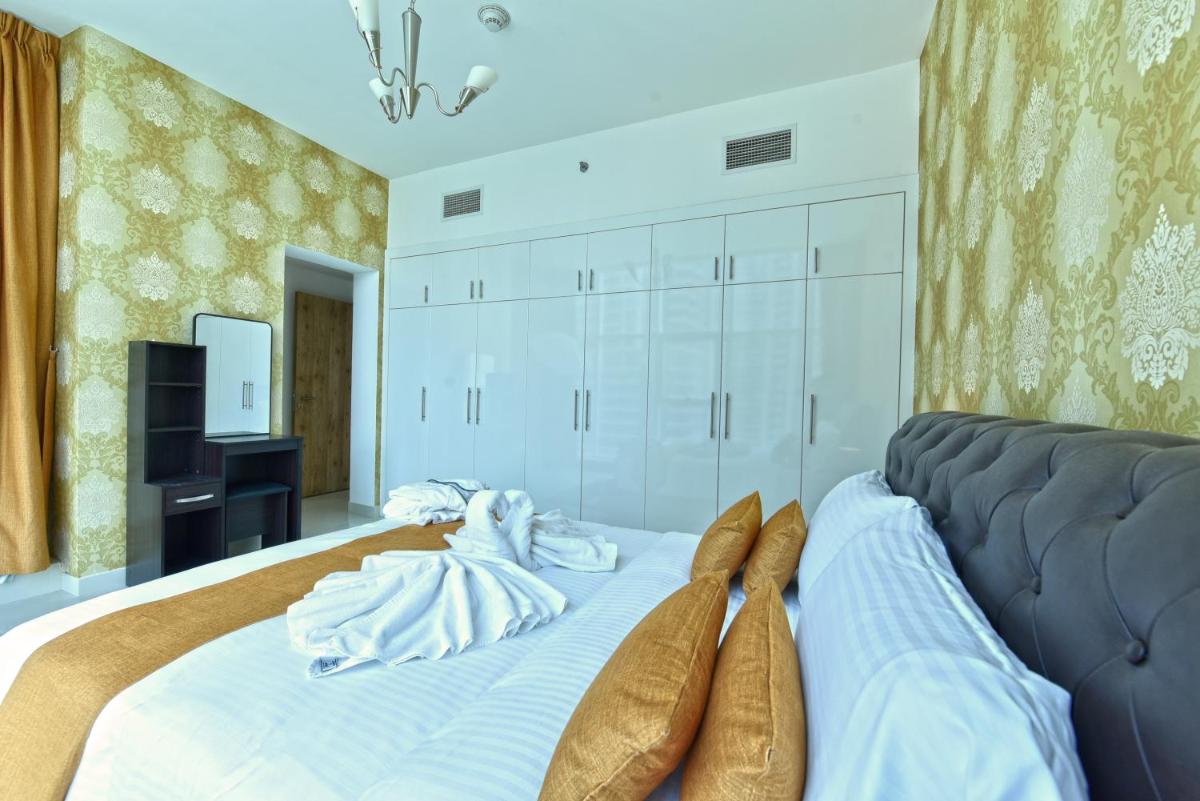 Golden Stay Vacation Homes continental tower marina