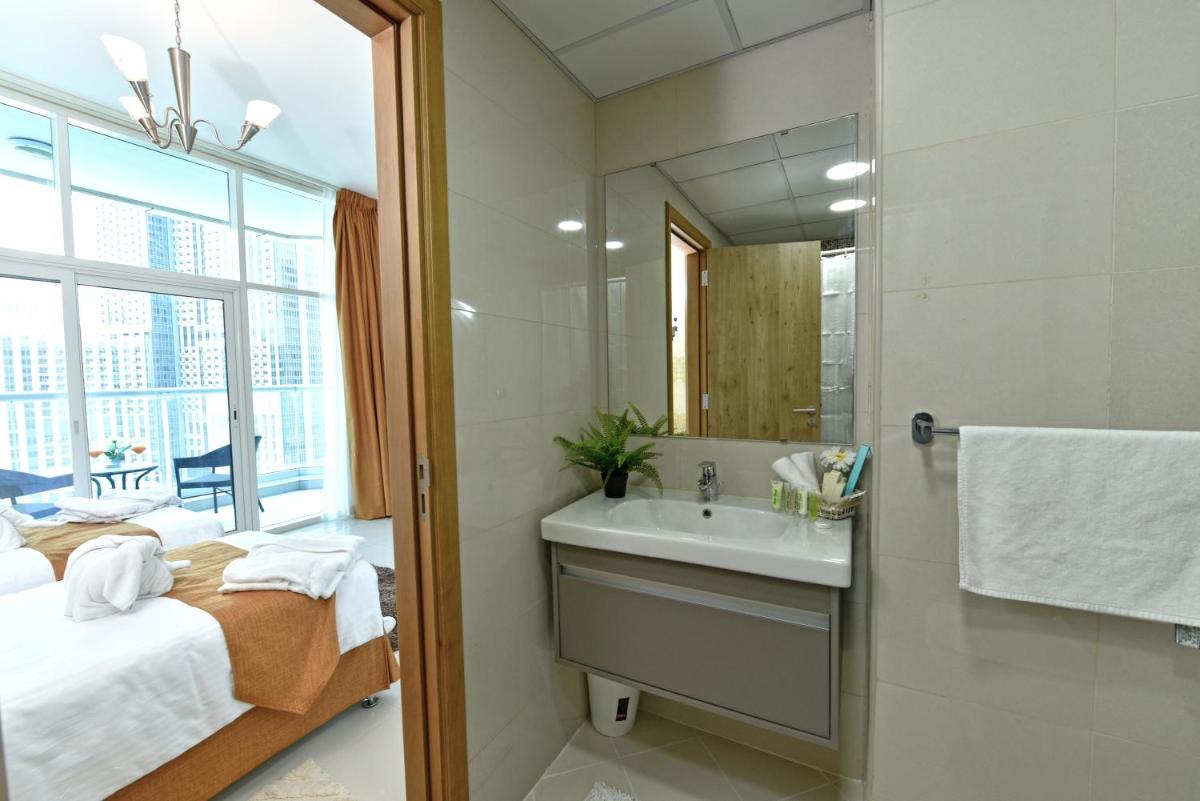 Golden Stay Vacation Homes continental tower marina