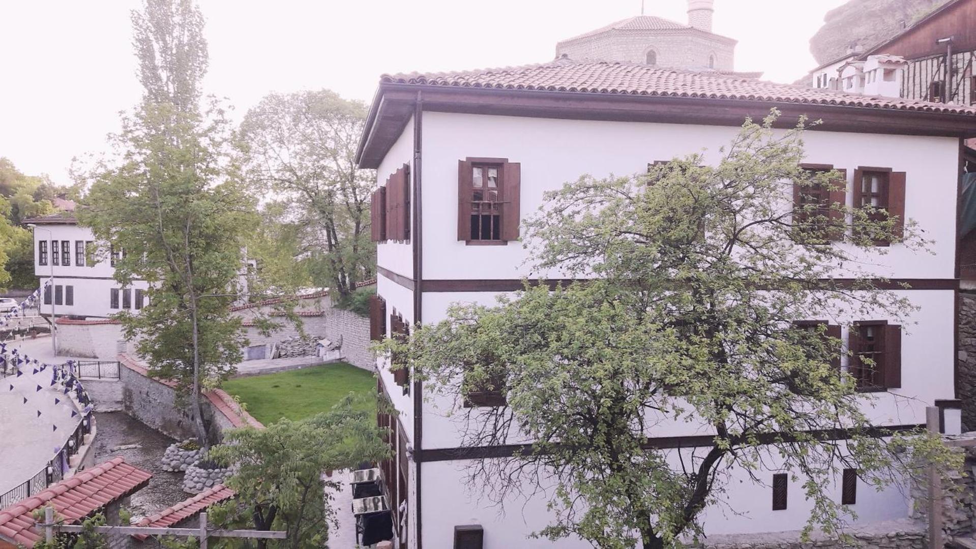 Çamlıca Konak Çarsı view 2