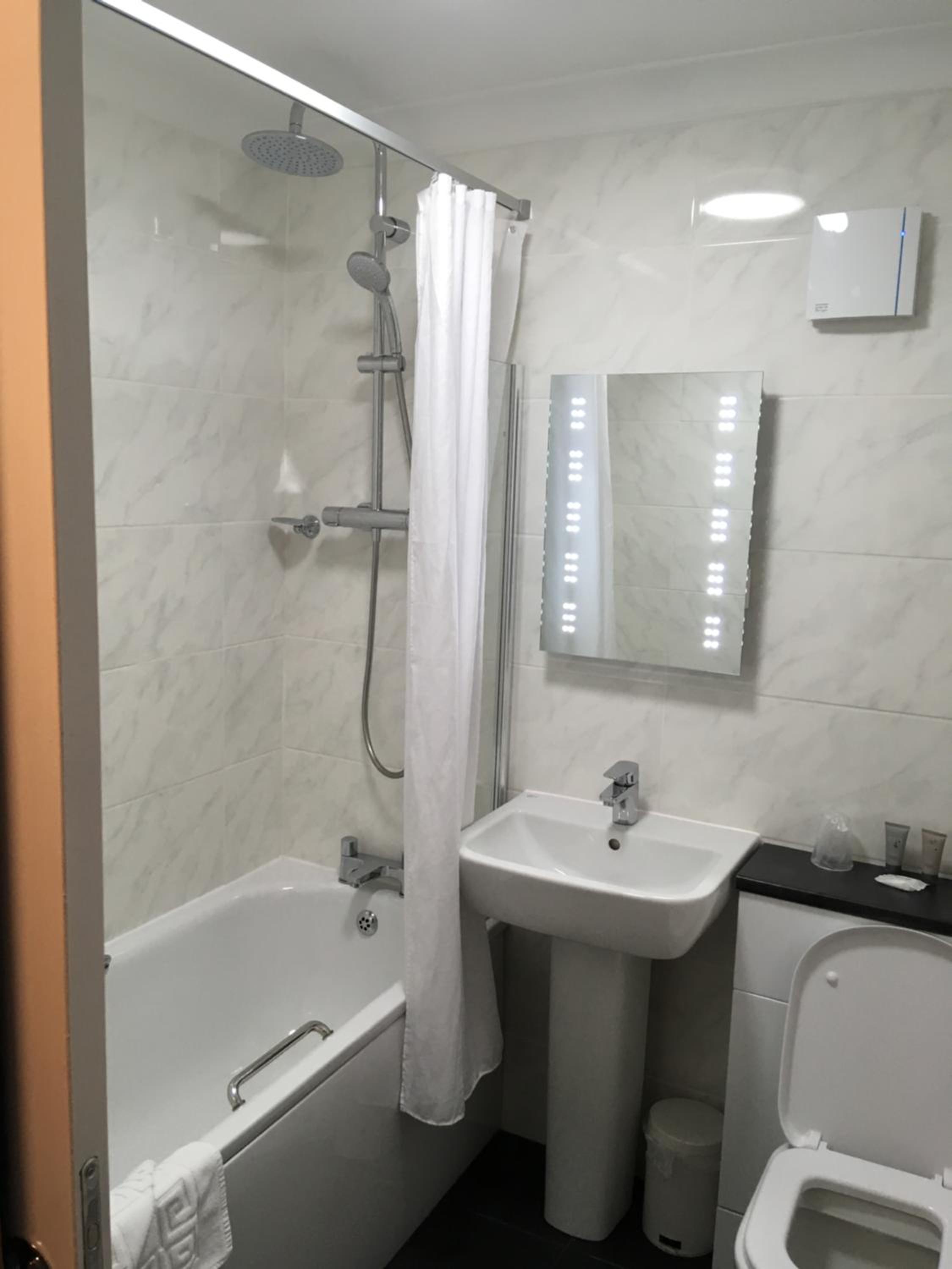 Basingstoke Vacations - Red Lion Hotel - Property Image 16