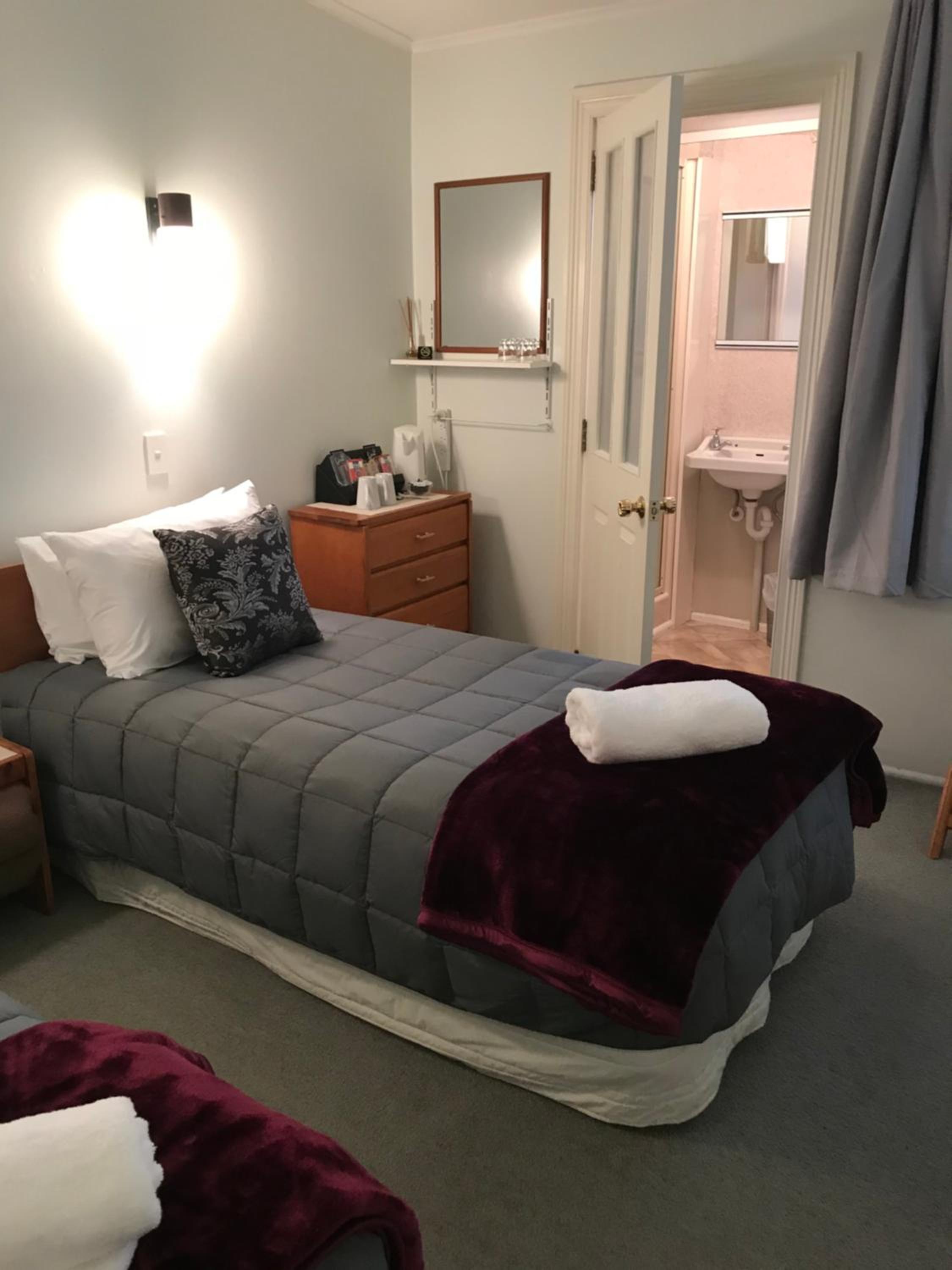 Admirals Lodge