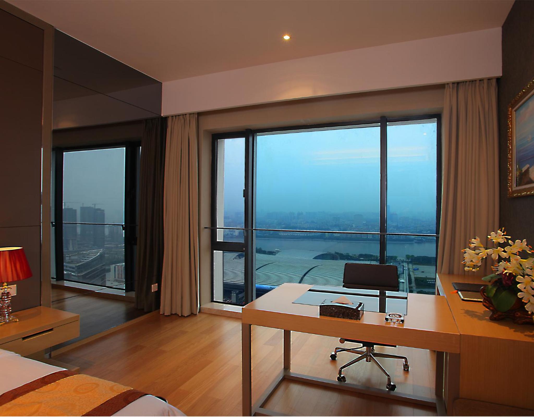 HeeFun Apartment GZ -Poly World Trading Center