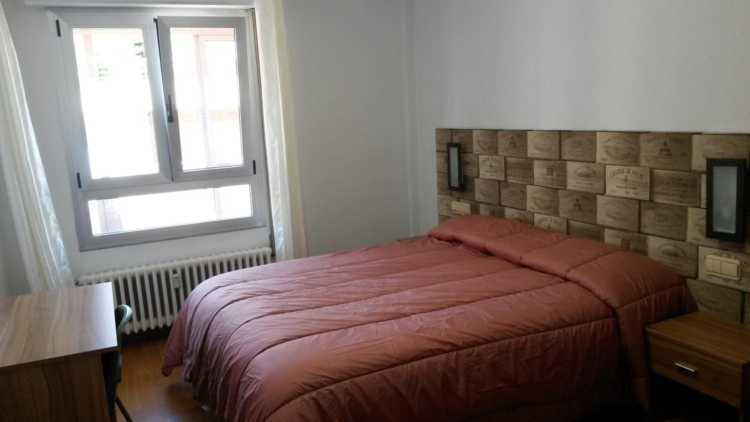 LARGE SUITE 90m2 LEÓN CENTRO view 3