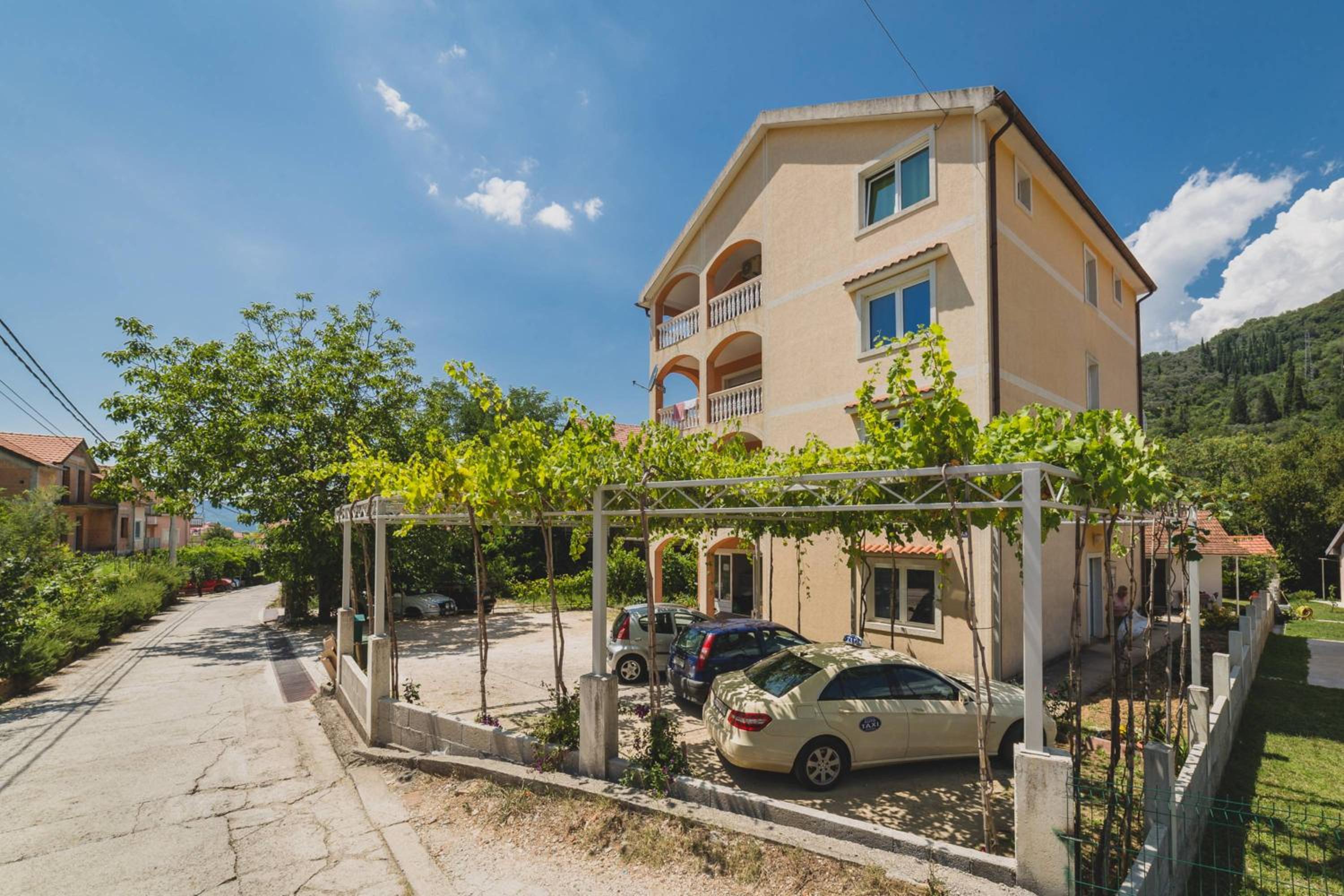 Hotel Apartments KOVAC - Image 1