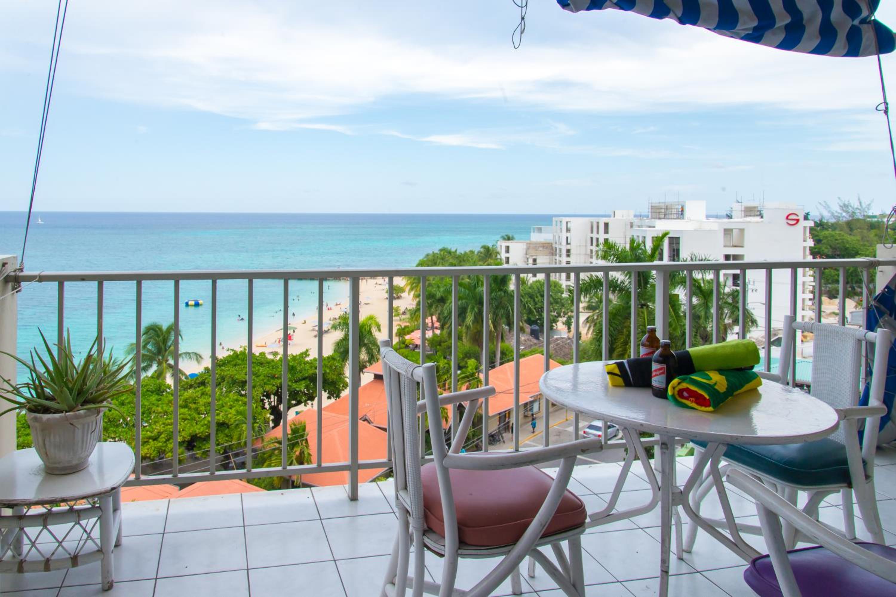 Deluxe Montego Bay Club Studio & Suites