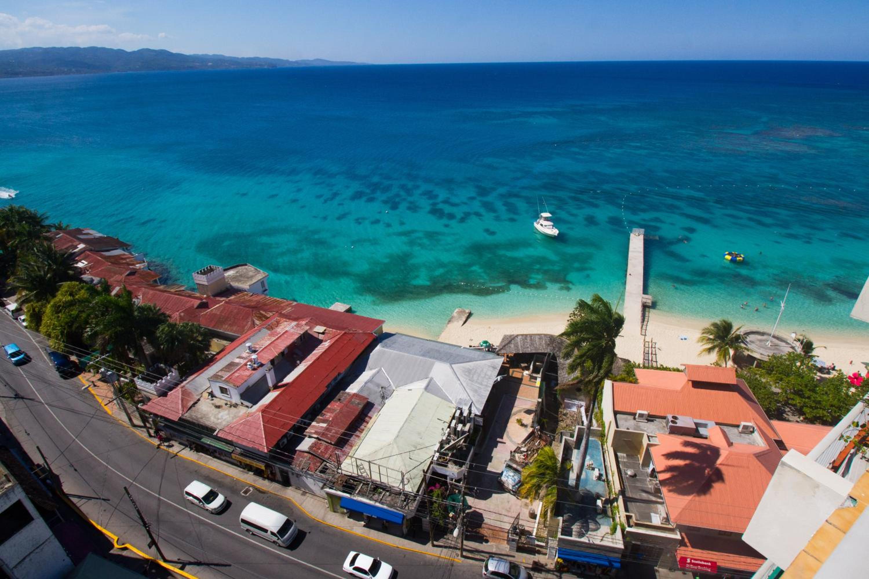 Deluxe Montego Bay Club Studio & Suites