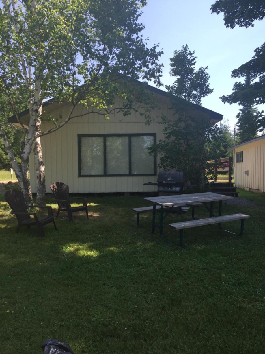 Colonial Bay Motel and Cottages