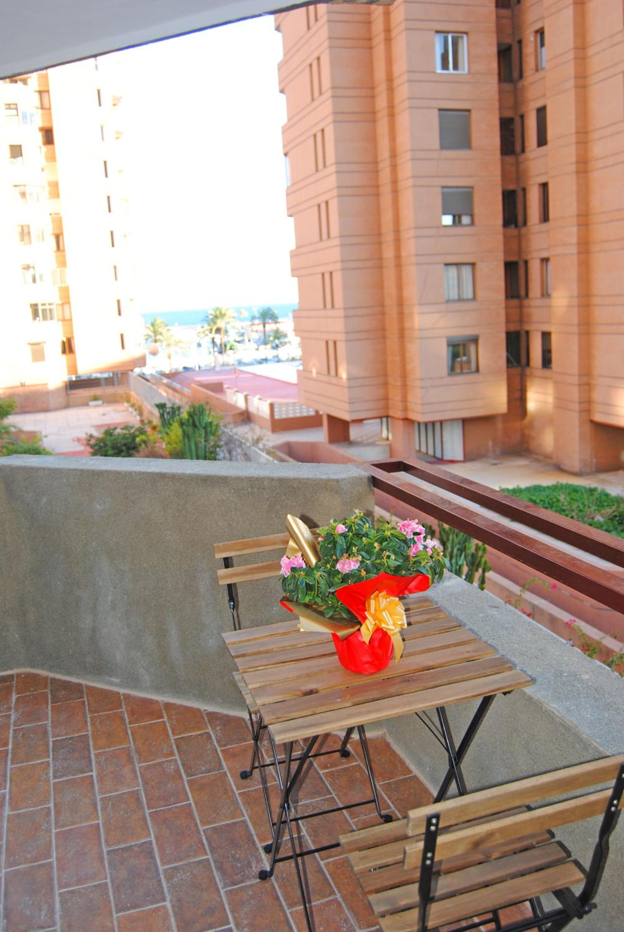 Recently refurbished apartment with sea views. photo 4