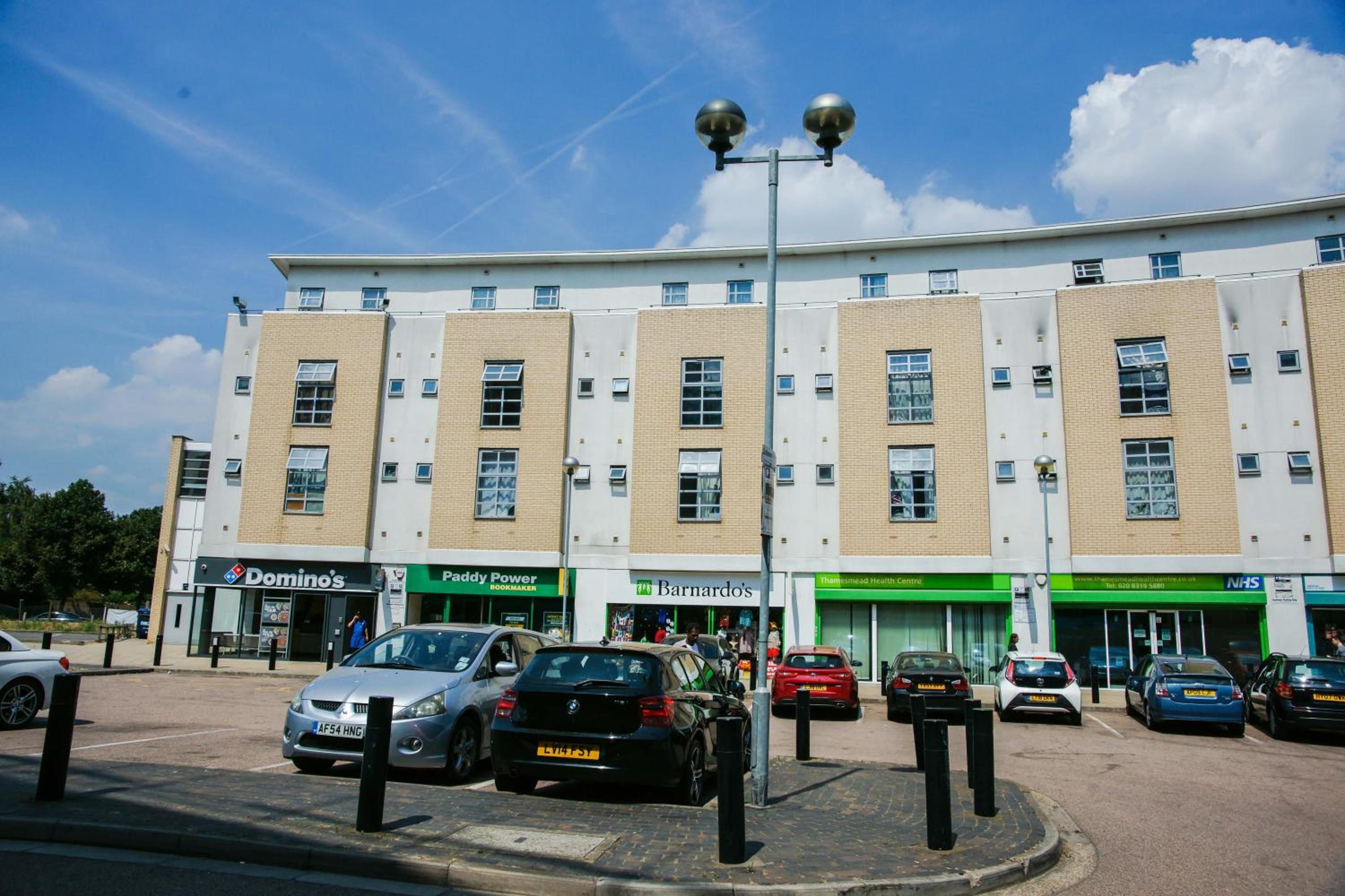 RIVERSIDE 2 BED APARTMENT