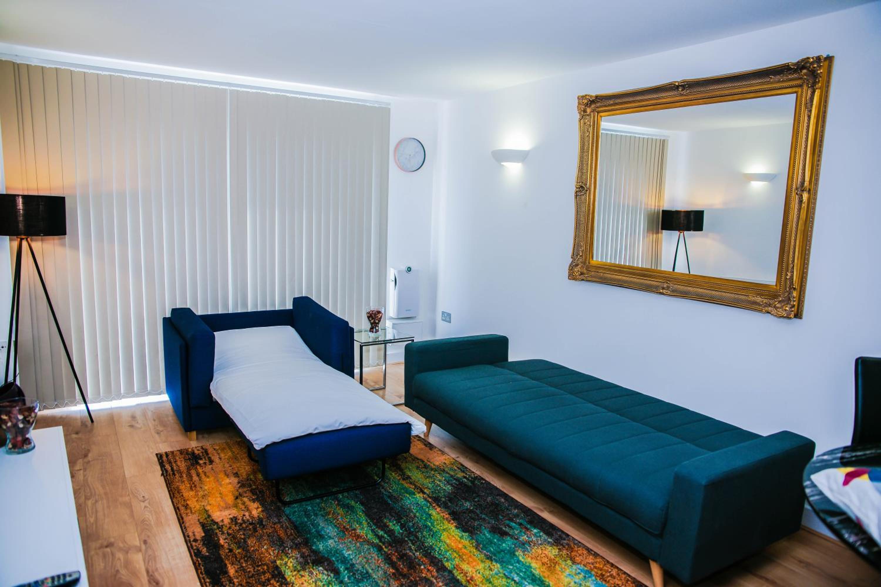 RIVERSIDE 2 BED APARTMENT