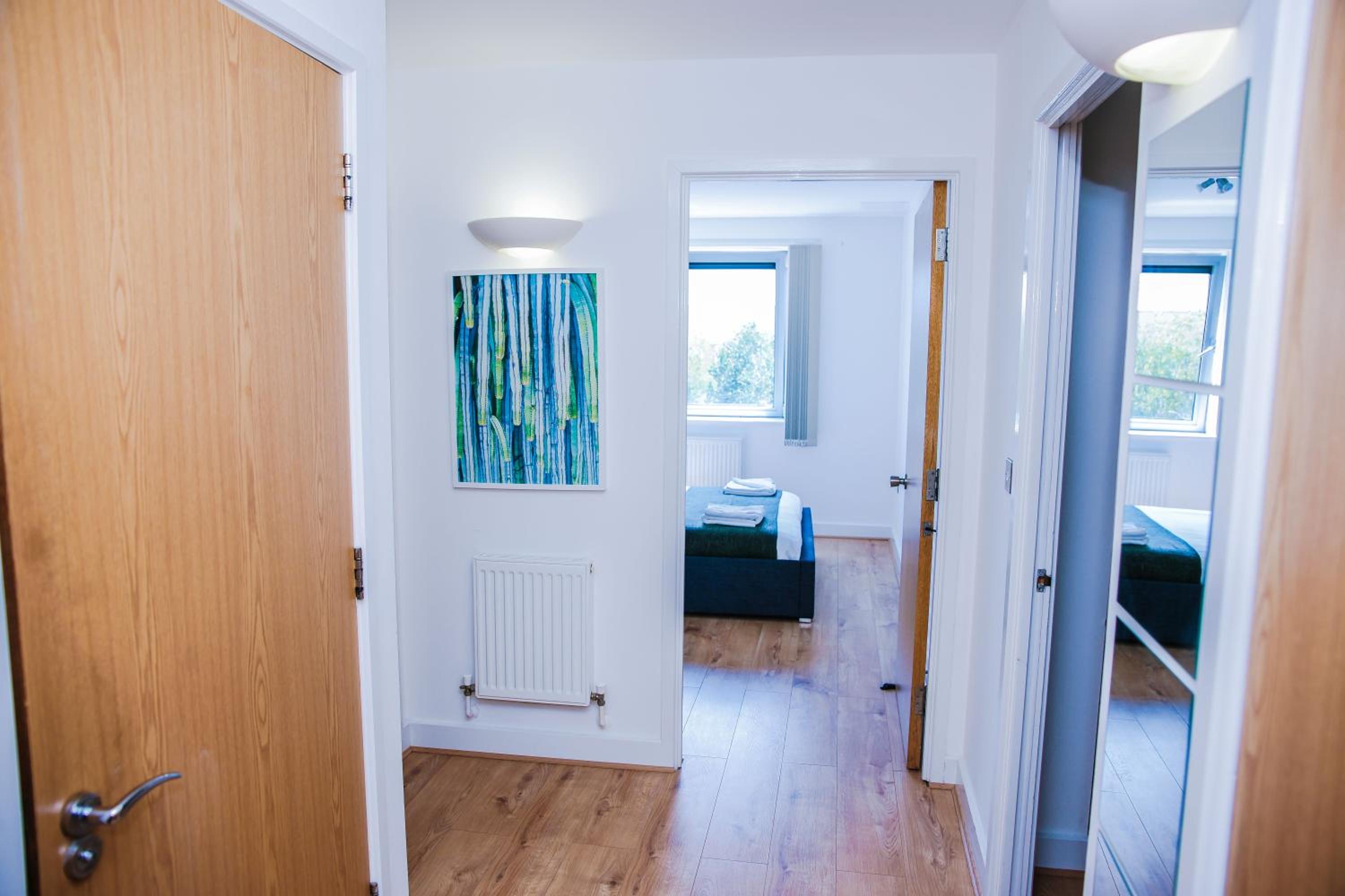 RIVERSIDE 2 BED APARTMENT