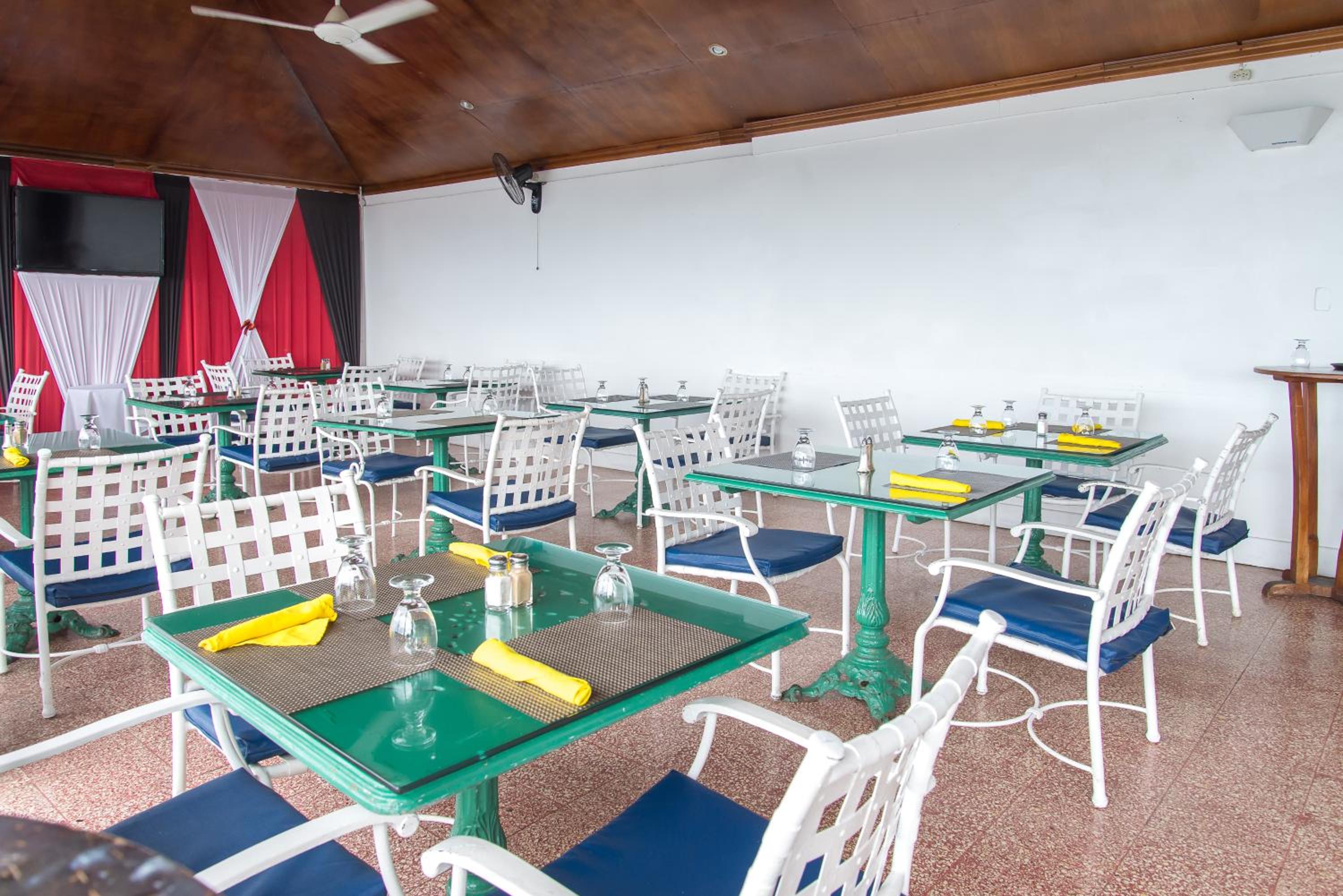 Deluxe Montego Bay Club Studio & Suites