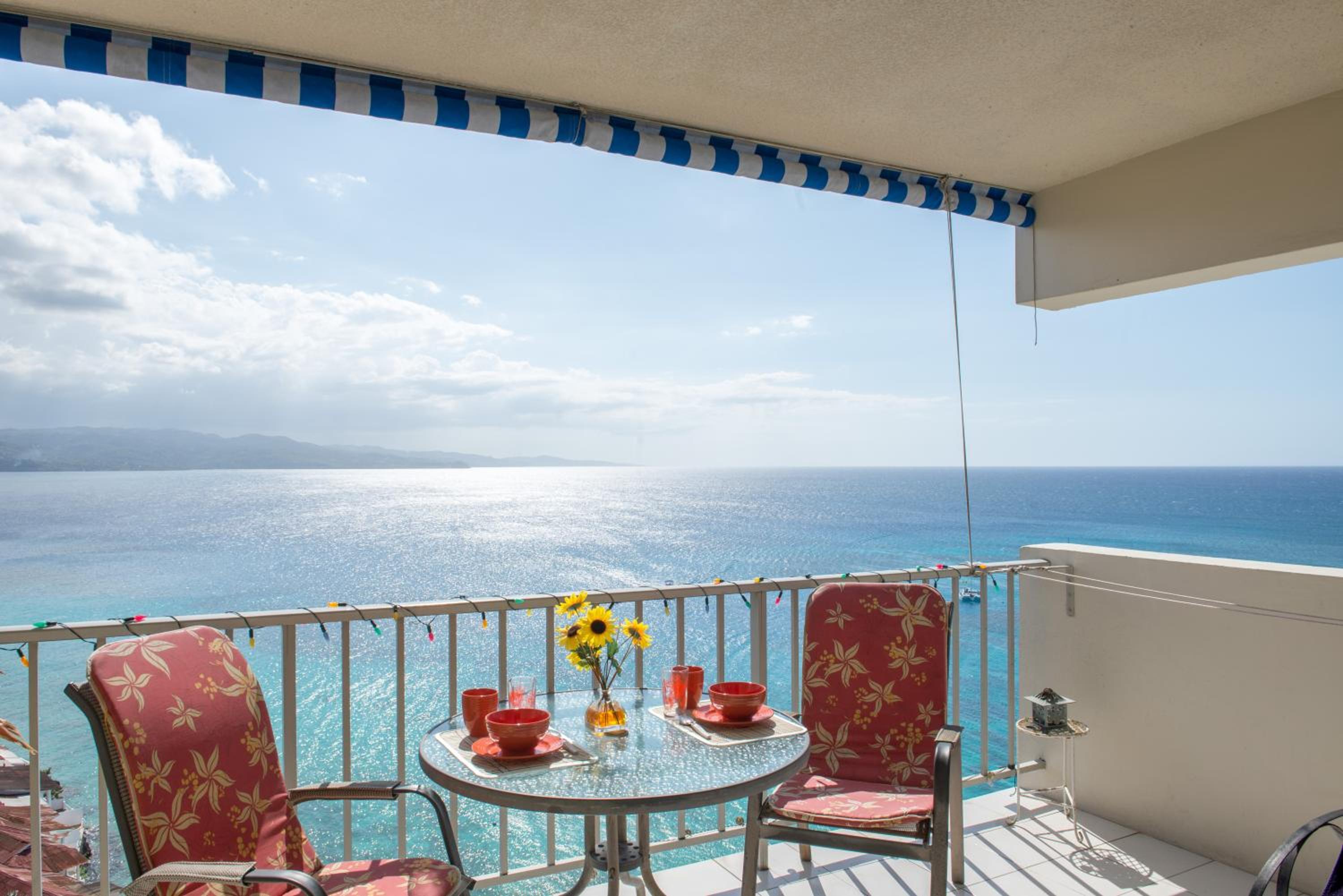 Deluxe Montego Bay Club Studio & Suites