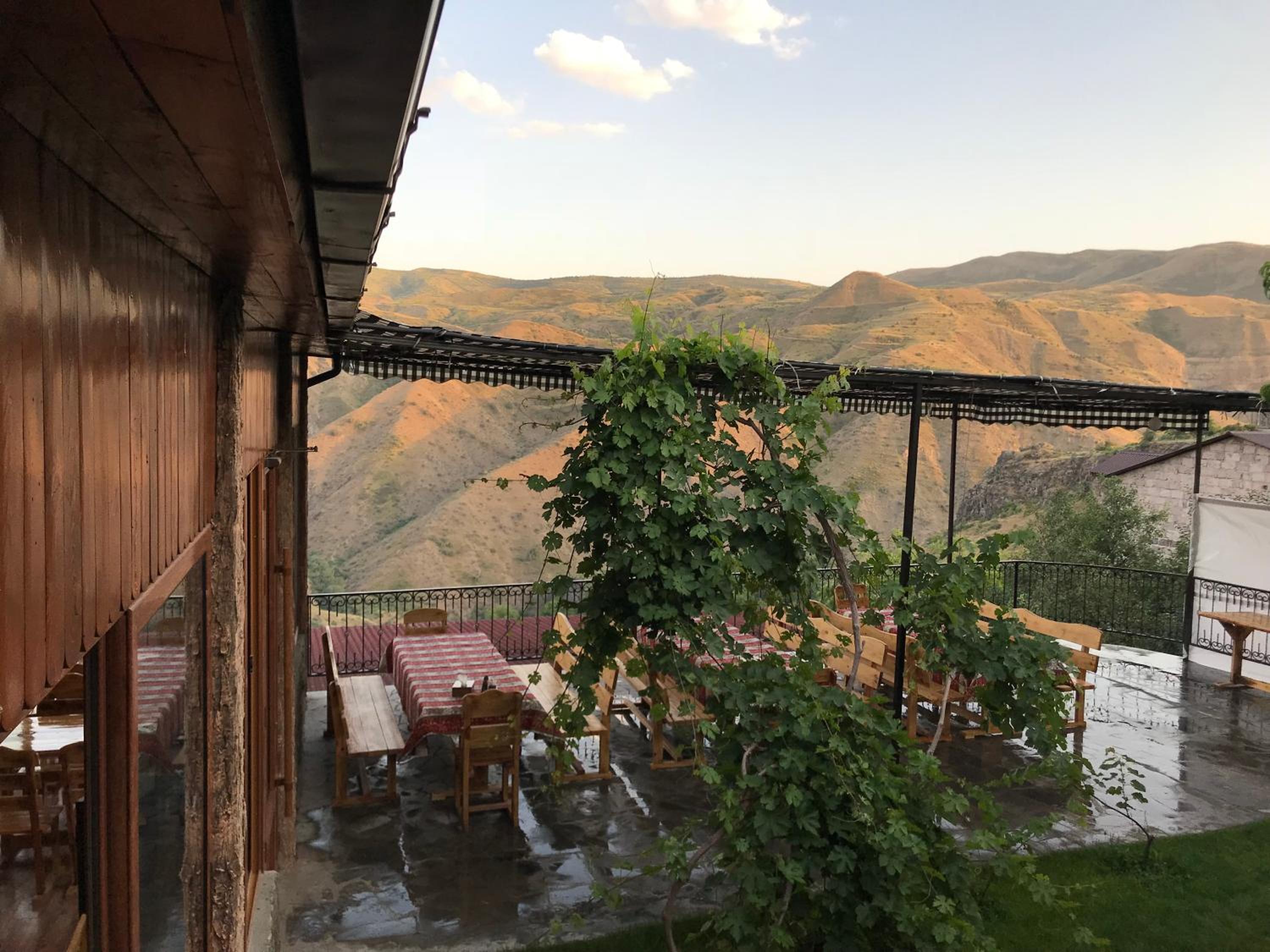 COMMUNE hotel